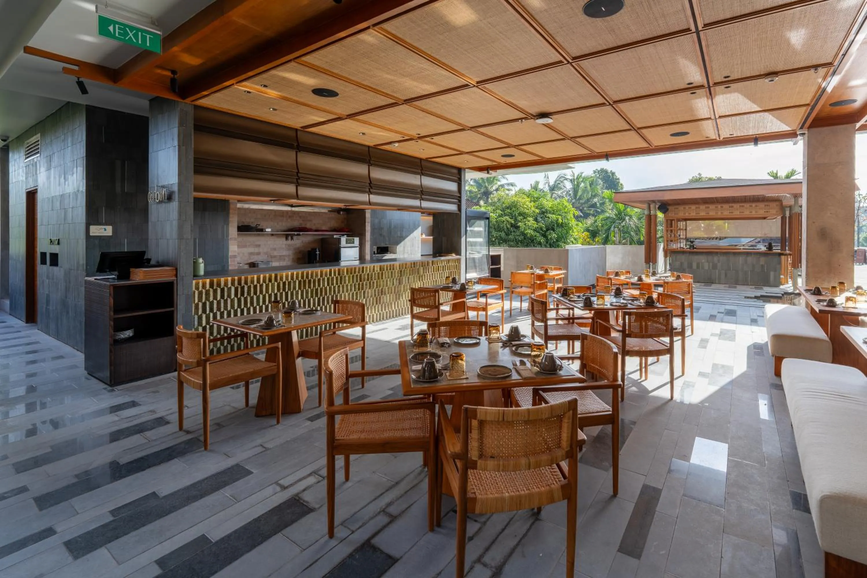 Restaurant/places to eat in Alaya Suites Ubud