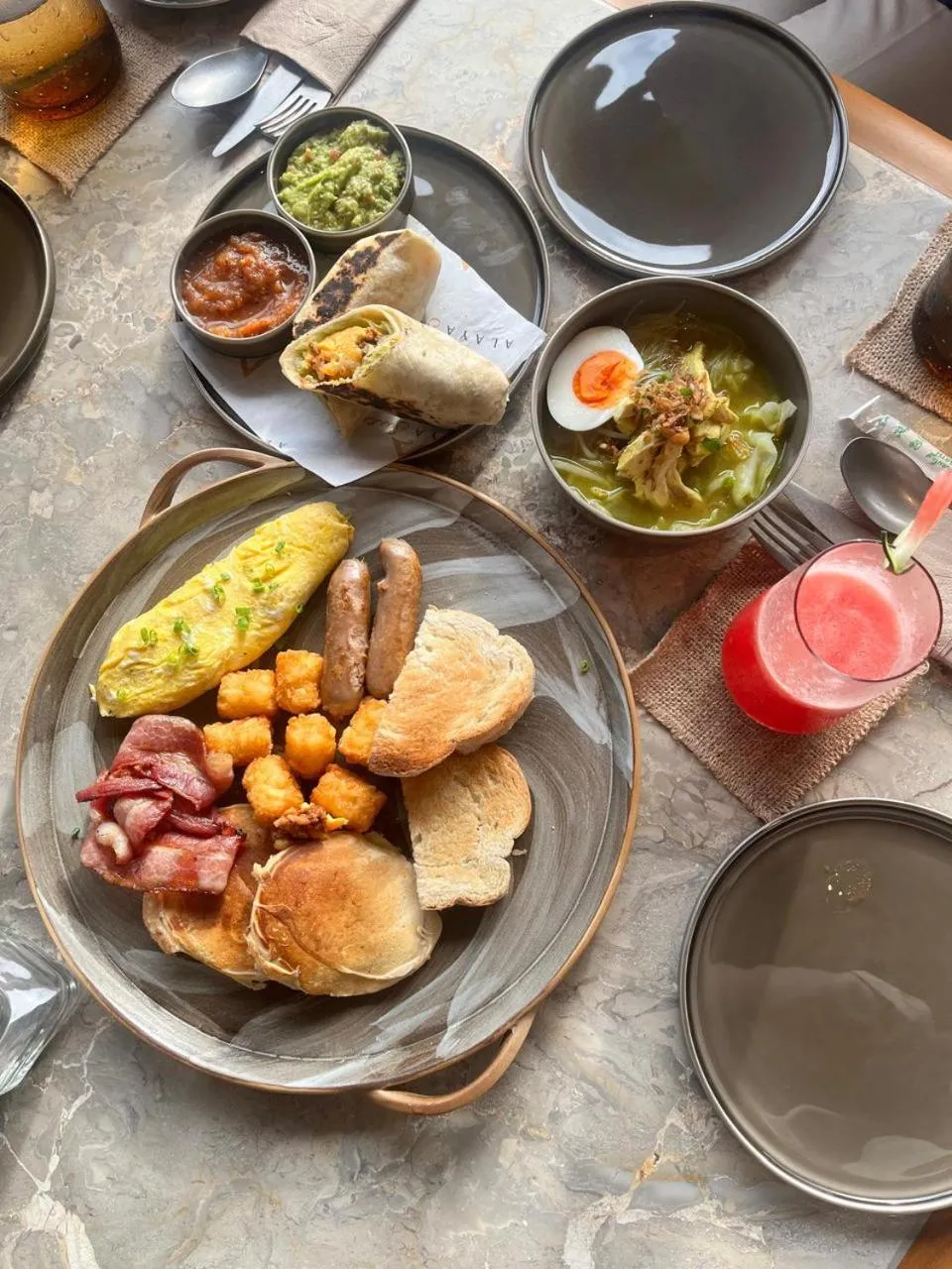 Food in Alaya Suites Ubud