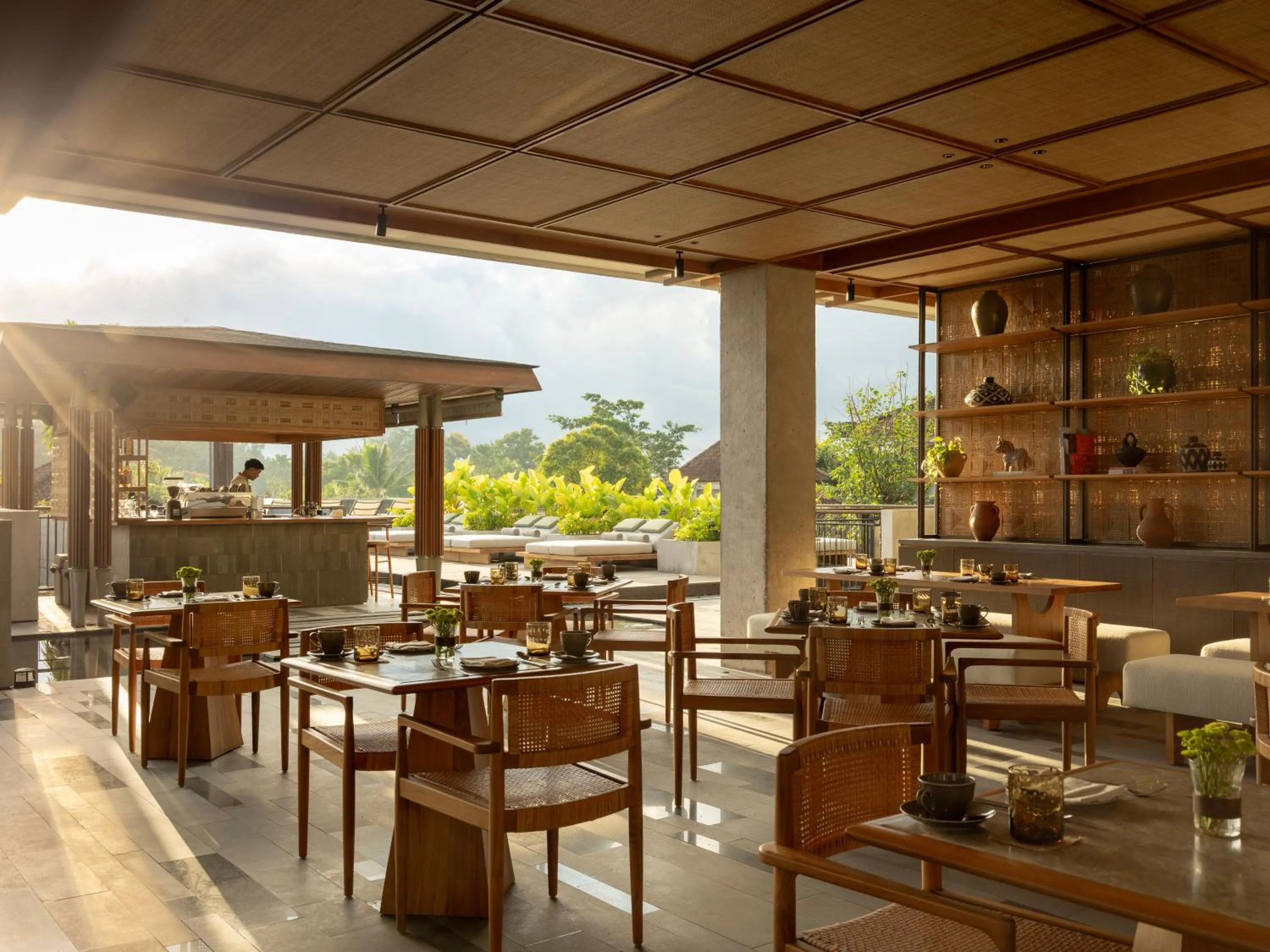 Restaurant/places to eat in Alaya Suites Ubud