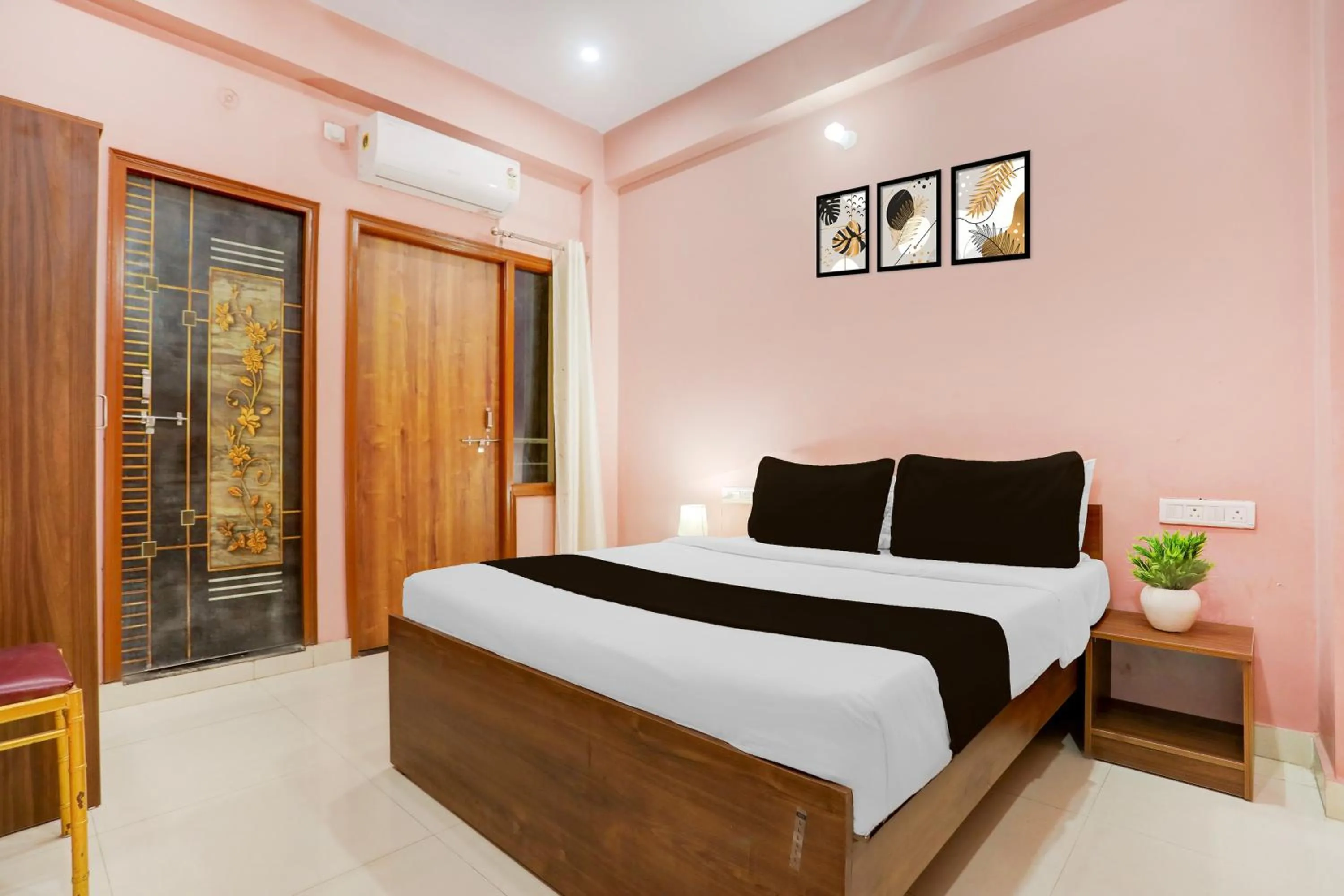 Super Hotel O IIT Varanasi Formerly Shree Gopal Upwan