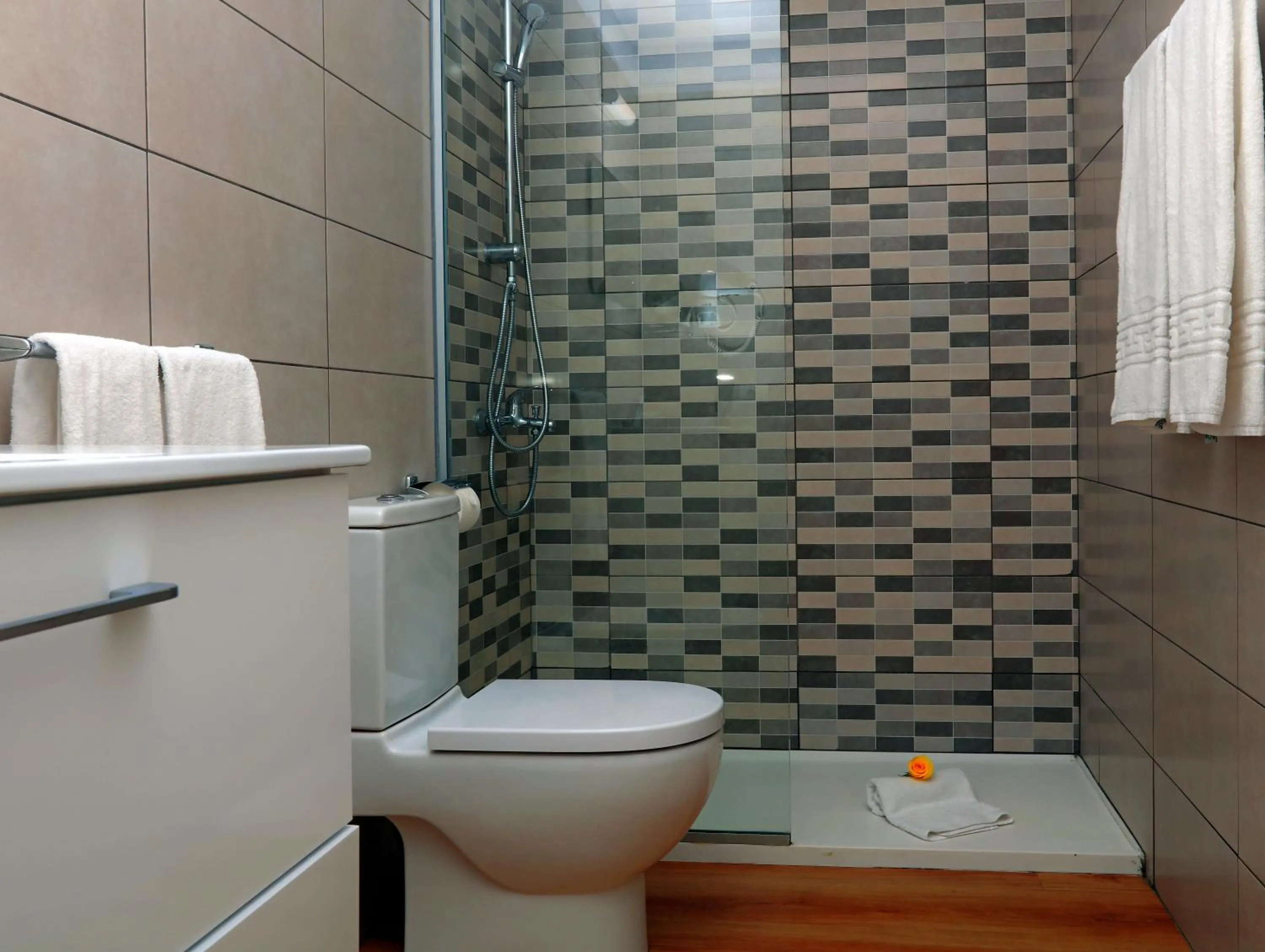 Shower, Bathroom in Canaima