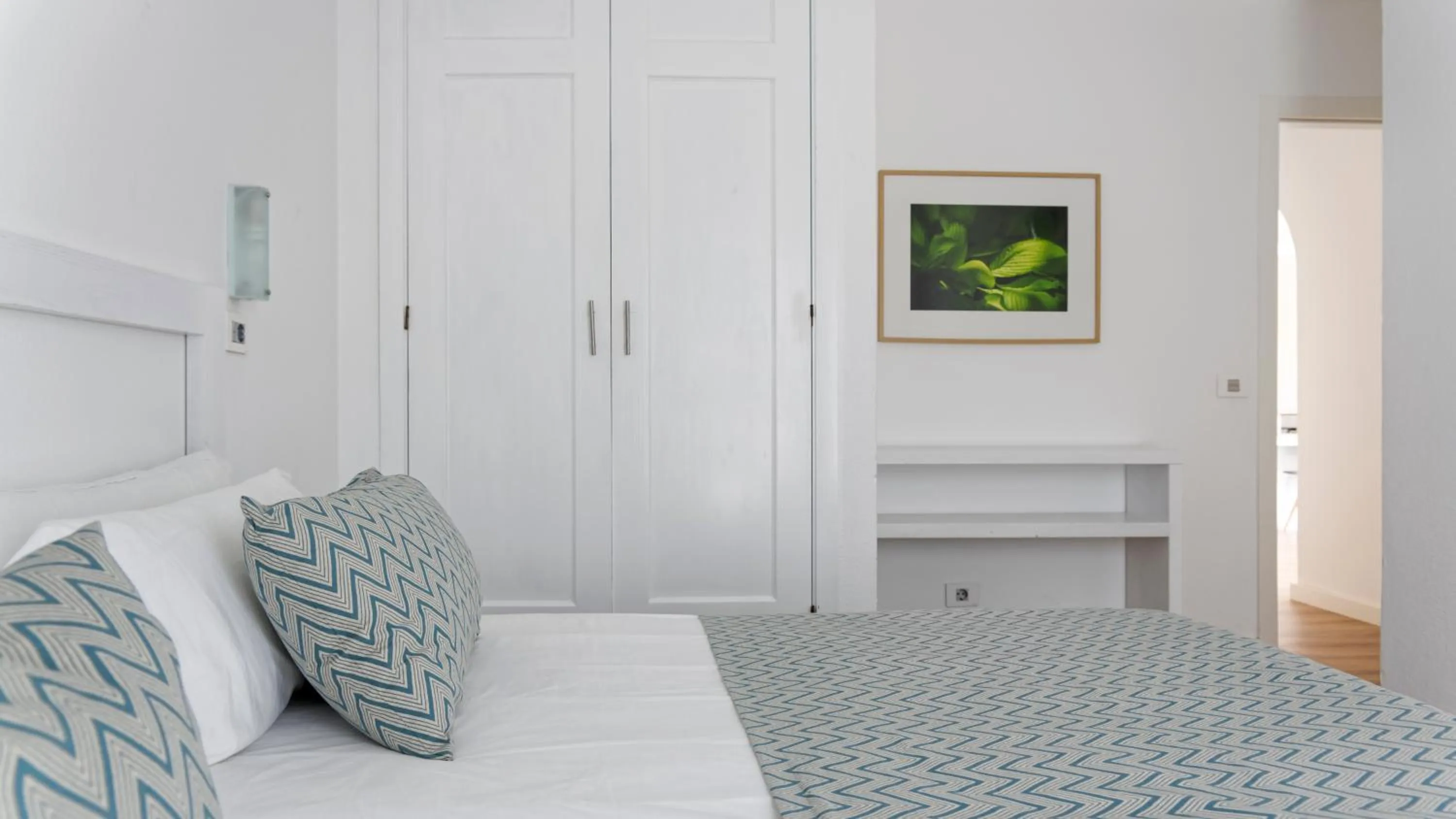 Bed, Seating Area in Canaima