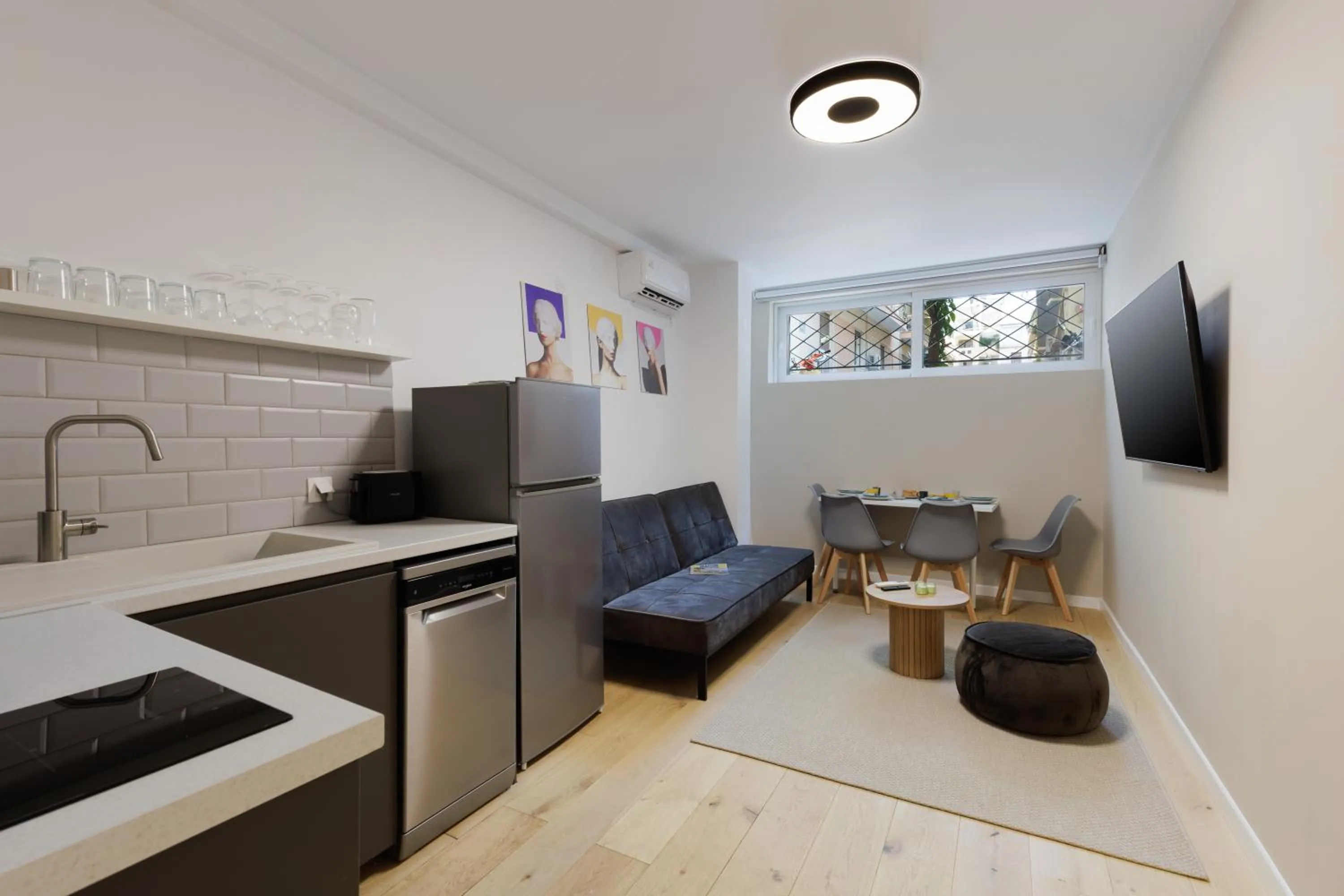 TV and multimedia in Incanto Boutique Suites - Koukaki