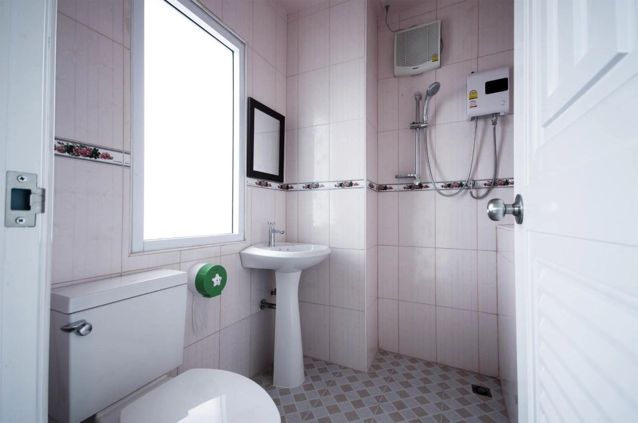 Bathroom in Hotel Viewpoint Khao Koh