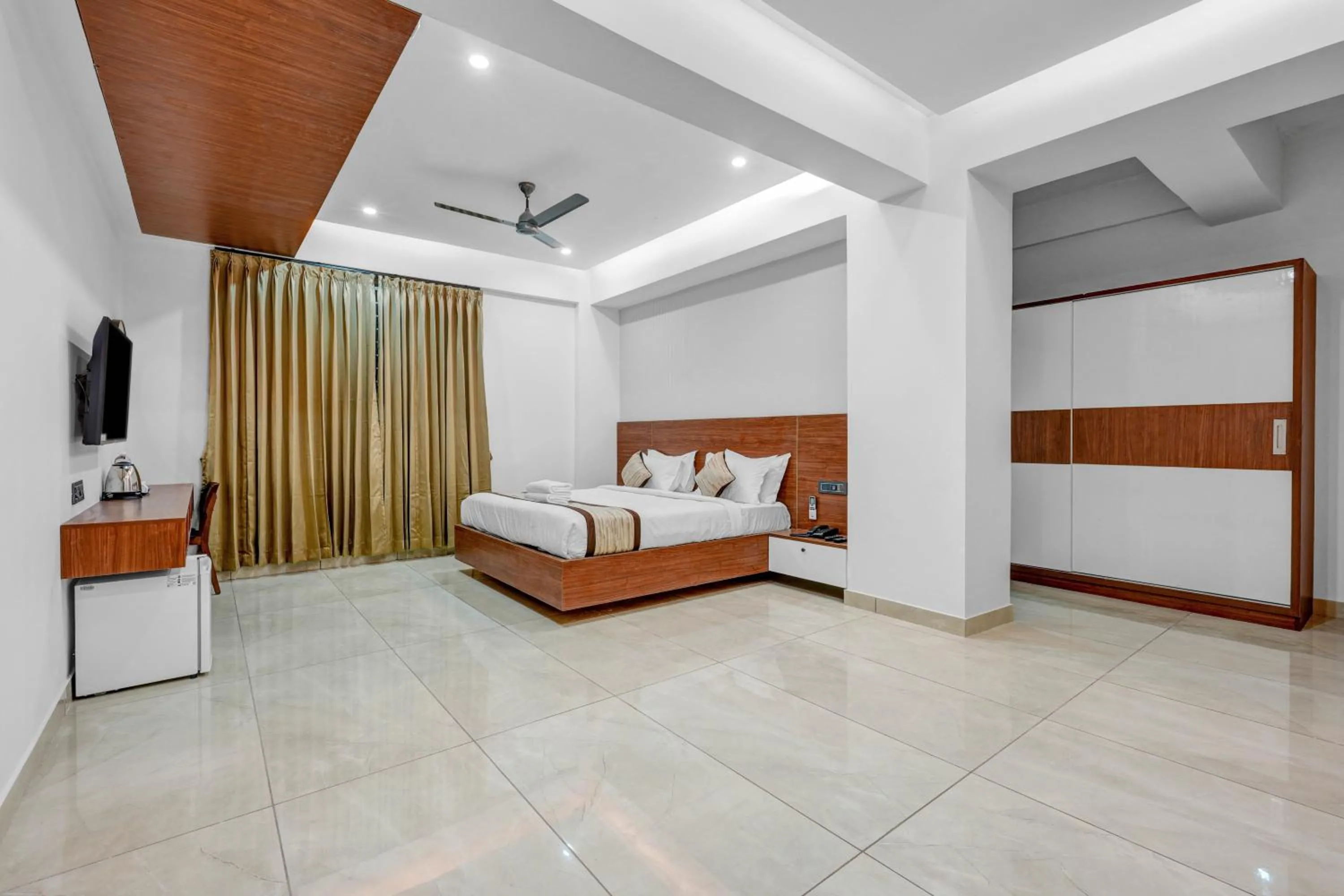 Deluxe Suite - single occupancy in UPAR Hotels Brookefield