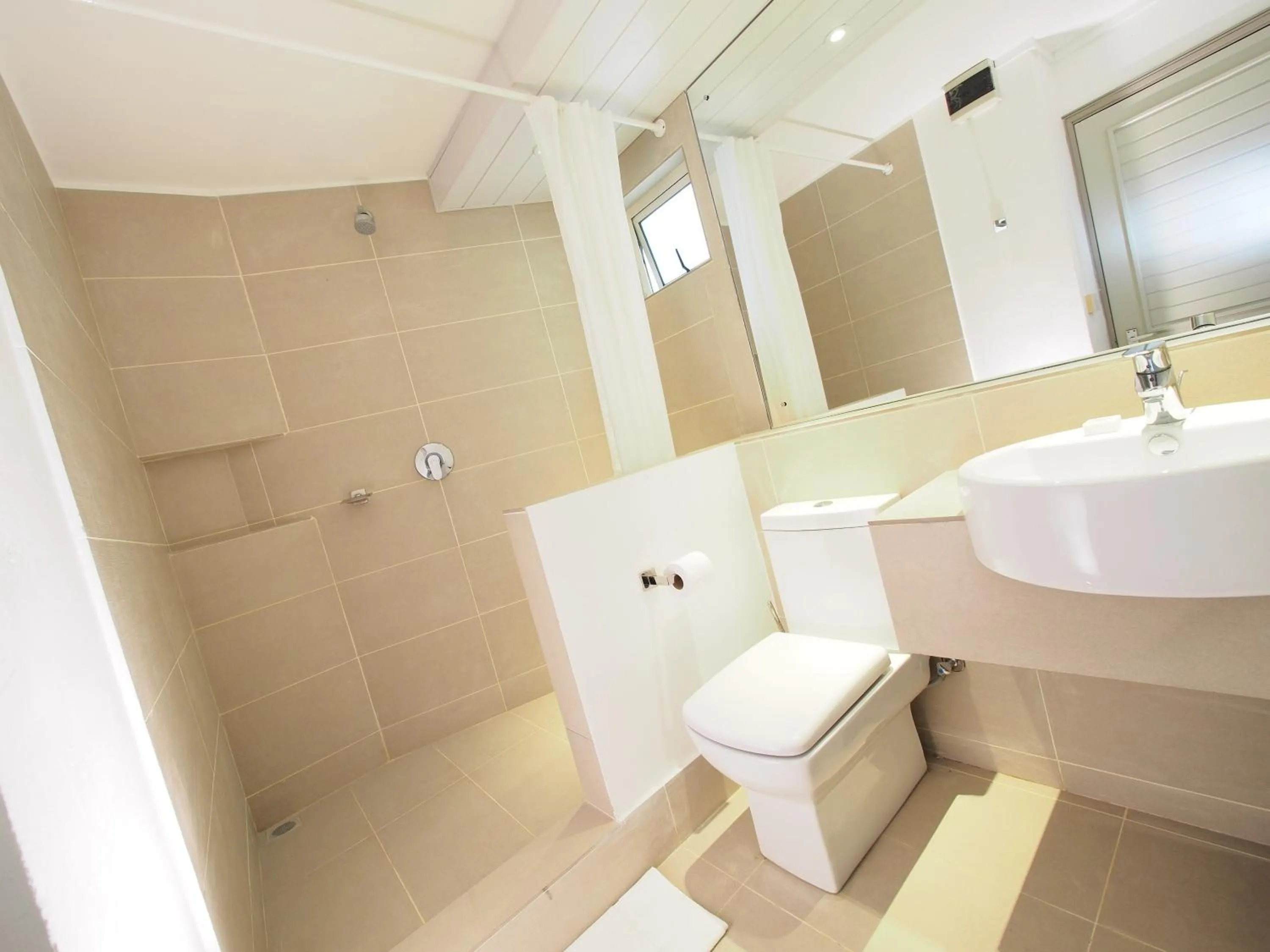 Shower in Le Beachclub