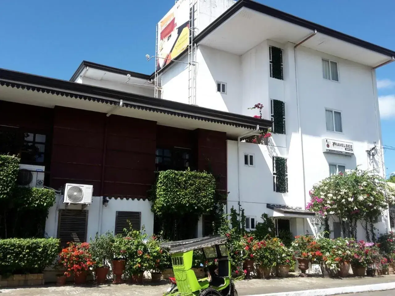 Property building in Travelbee Heritage Inn Property building in Travelbee Heritage Inn