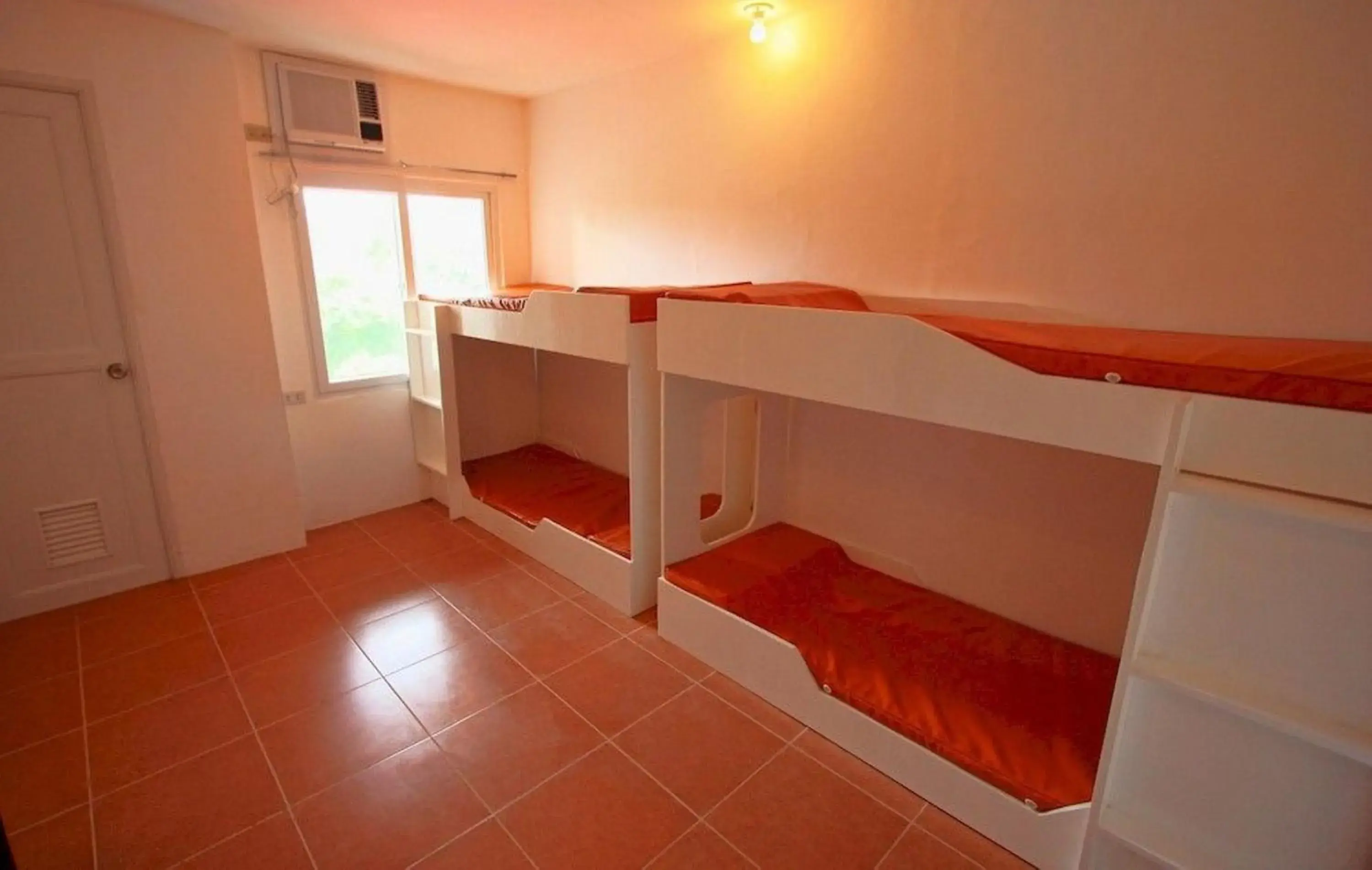 bunk bed in Travelbee Heritage Inn bunk bed in Travelbee Heritage Inn