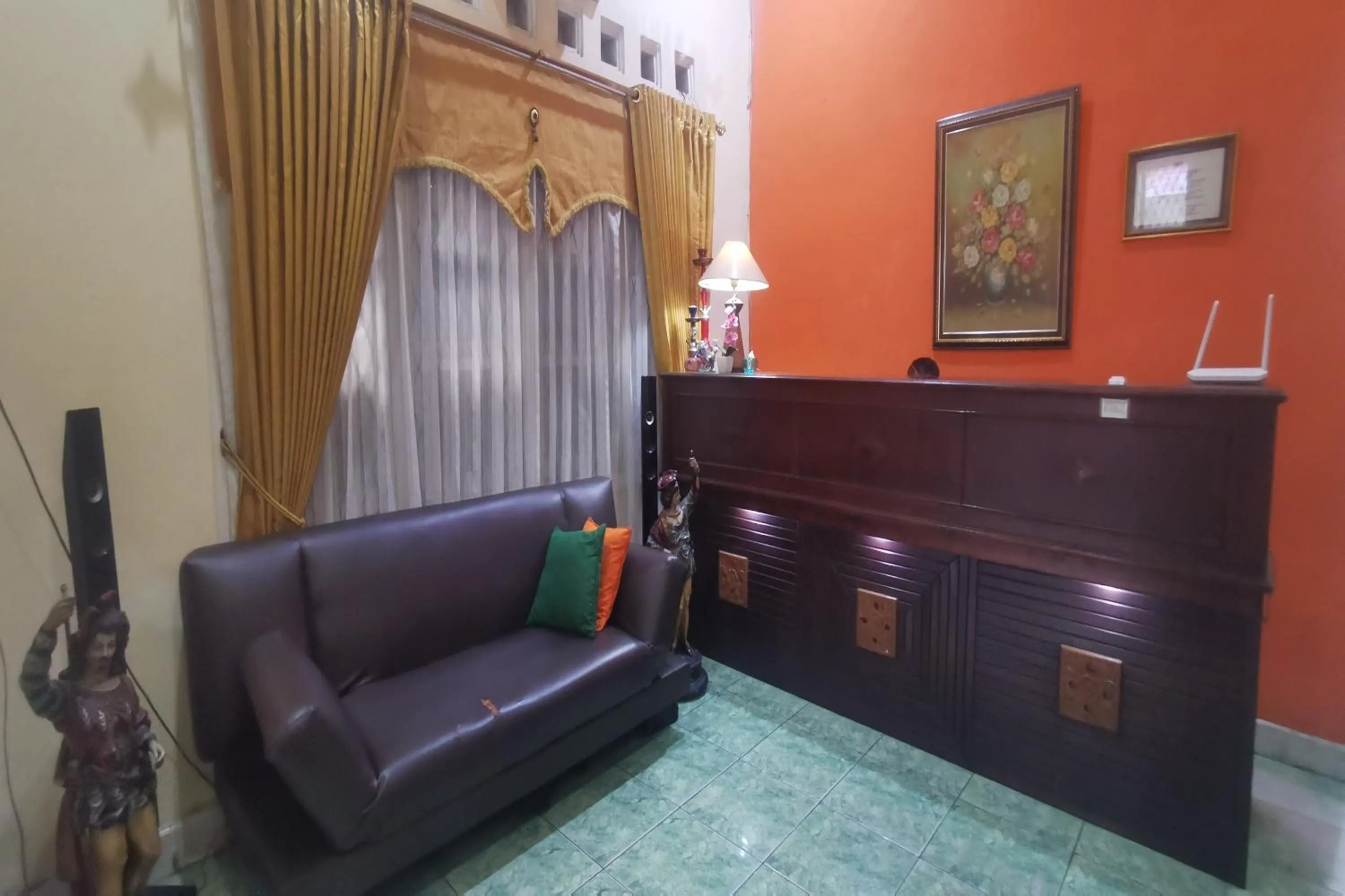 Lobby or reception in Hotel O Classic Guesthouse
