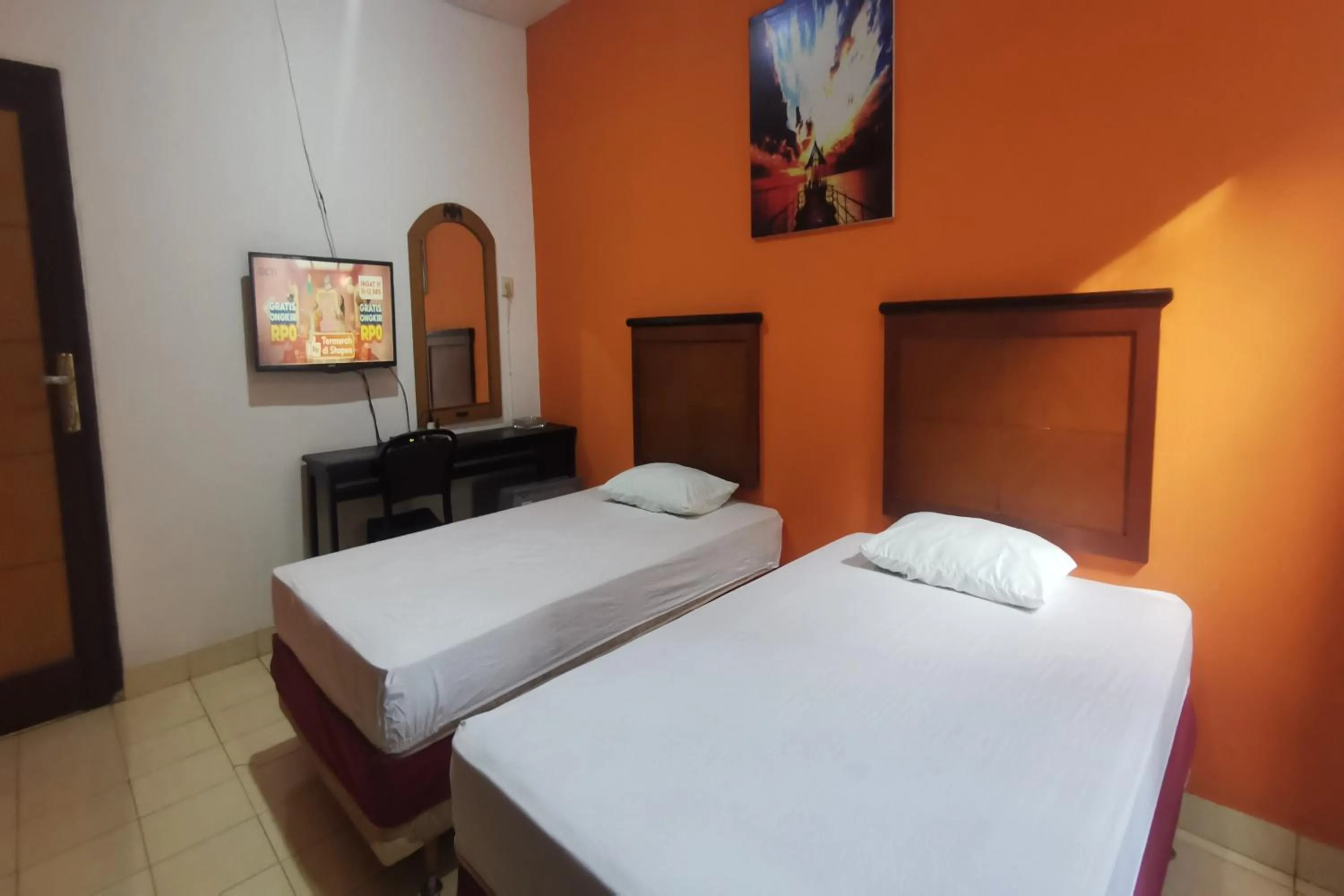 Bedroom, Bed in Hotel O Classic Guesthouse