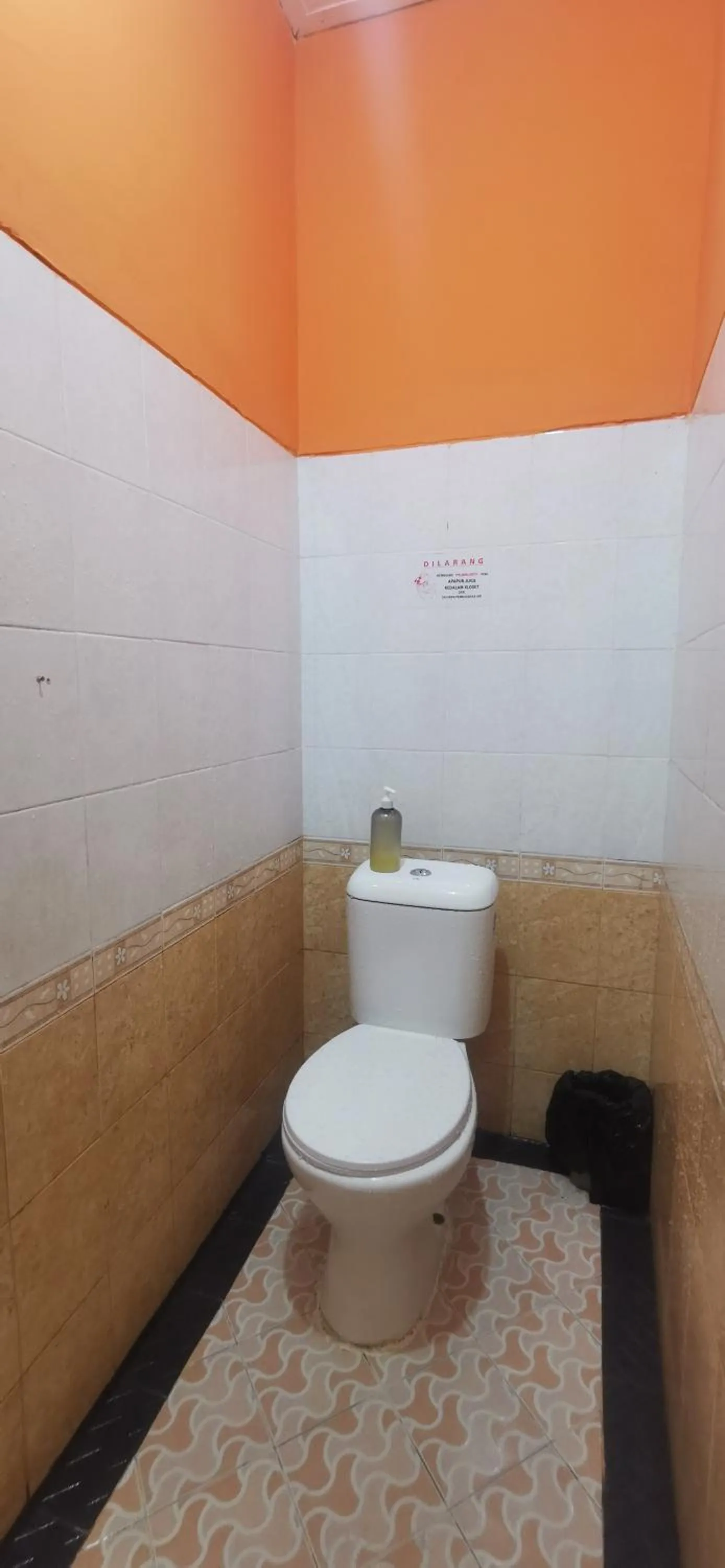 Bathroom in Hotel O Classic Guesthouse