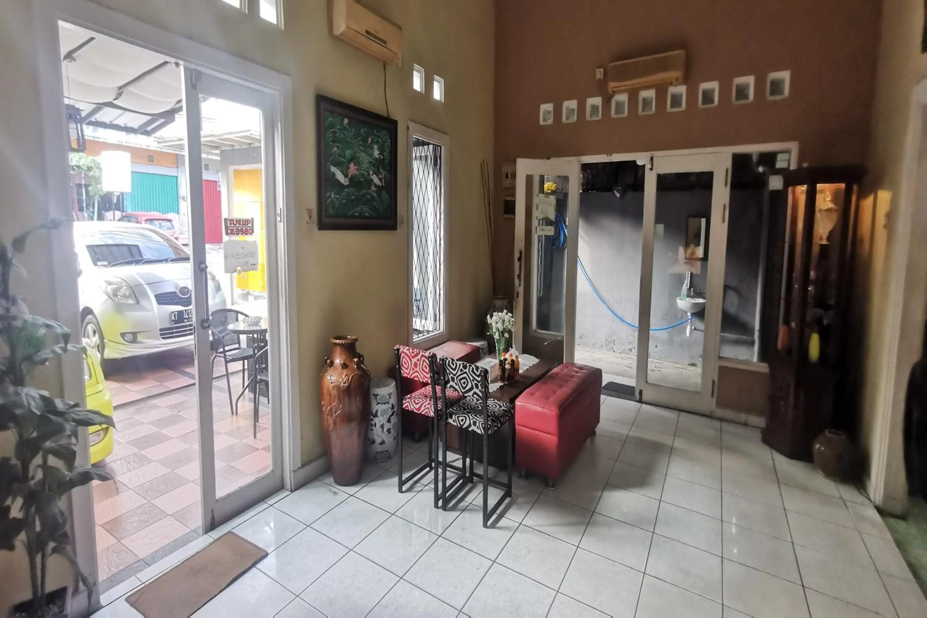 Lobby or reception in Hotel O Classic Guesthouse