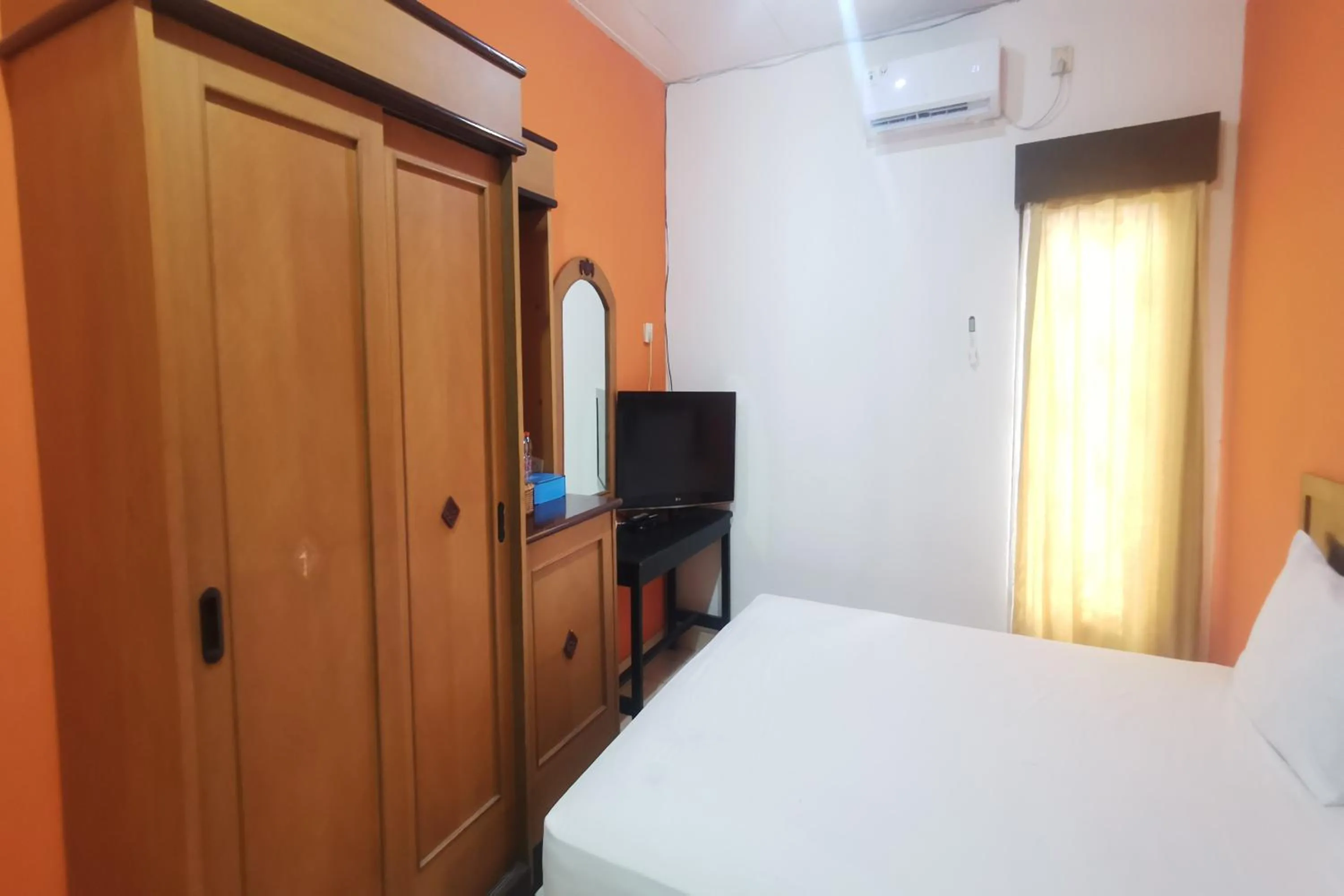 Bedroom, Bed in Hotel O Classic Guesthouse
