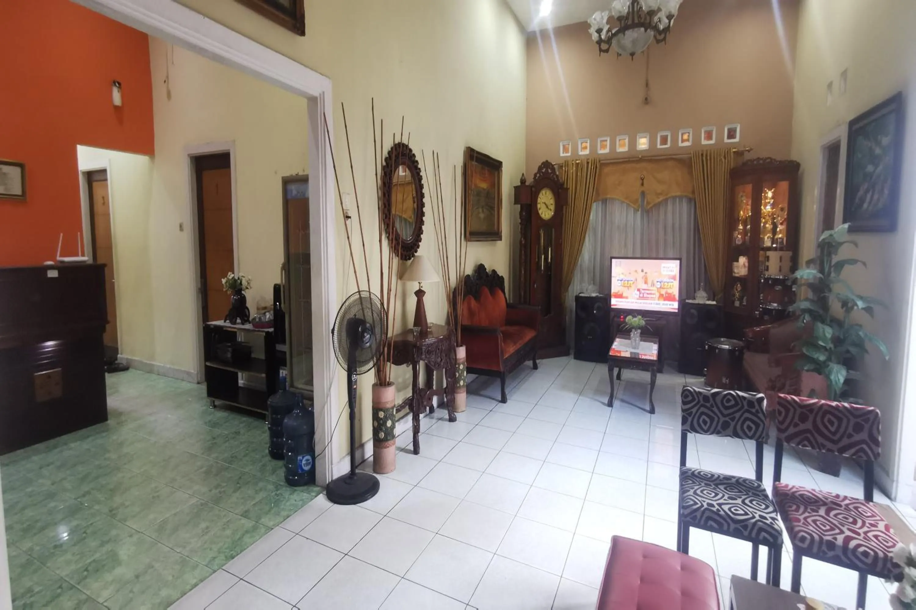 Lobby or reception in Hotel O Classic Guesthouse