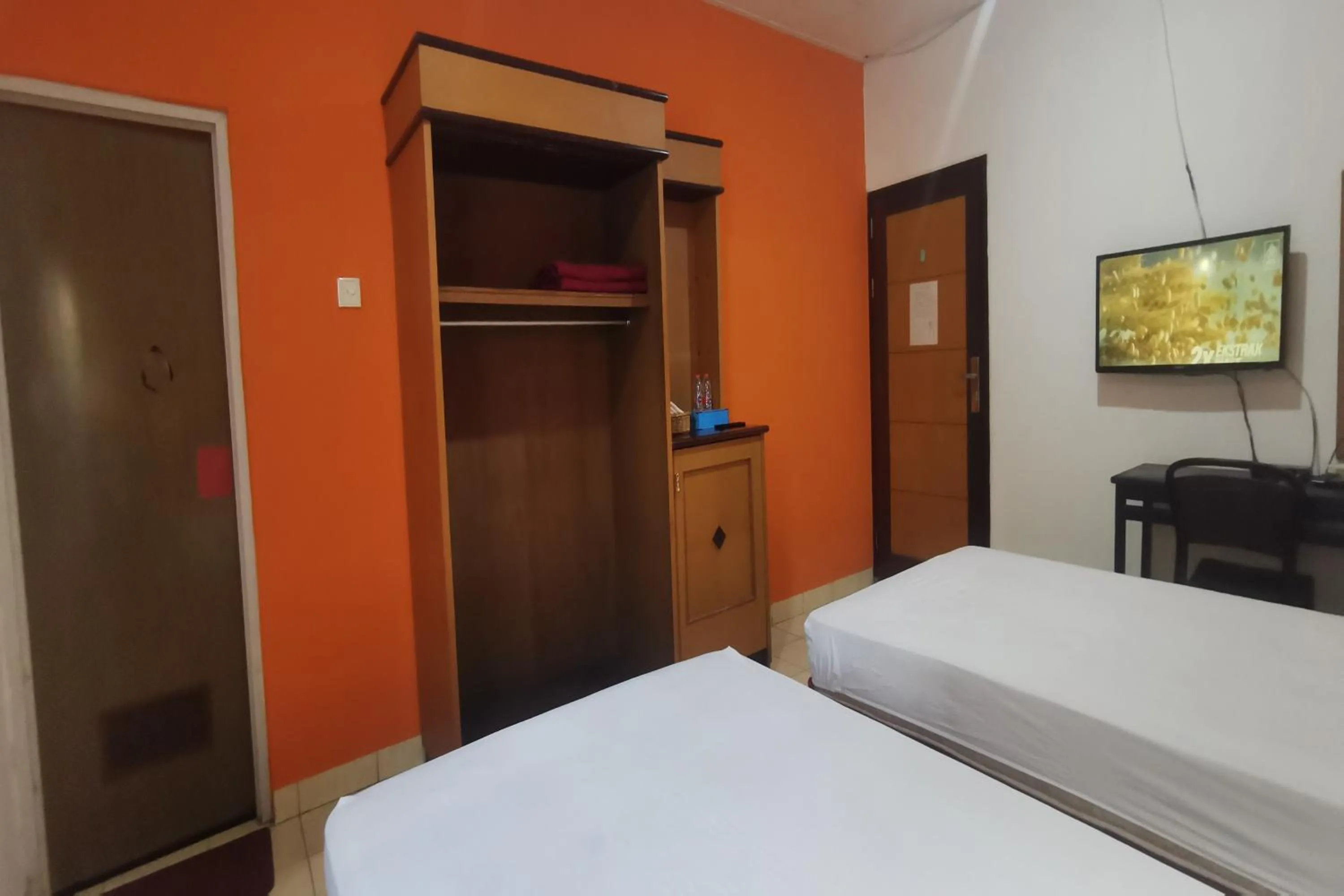 Bedroom, Bed in Hotel O Classic Guesthouse