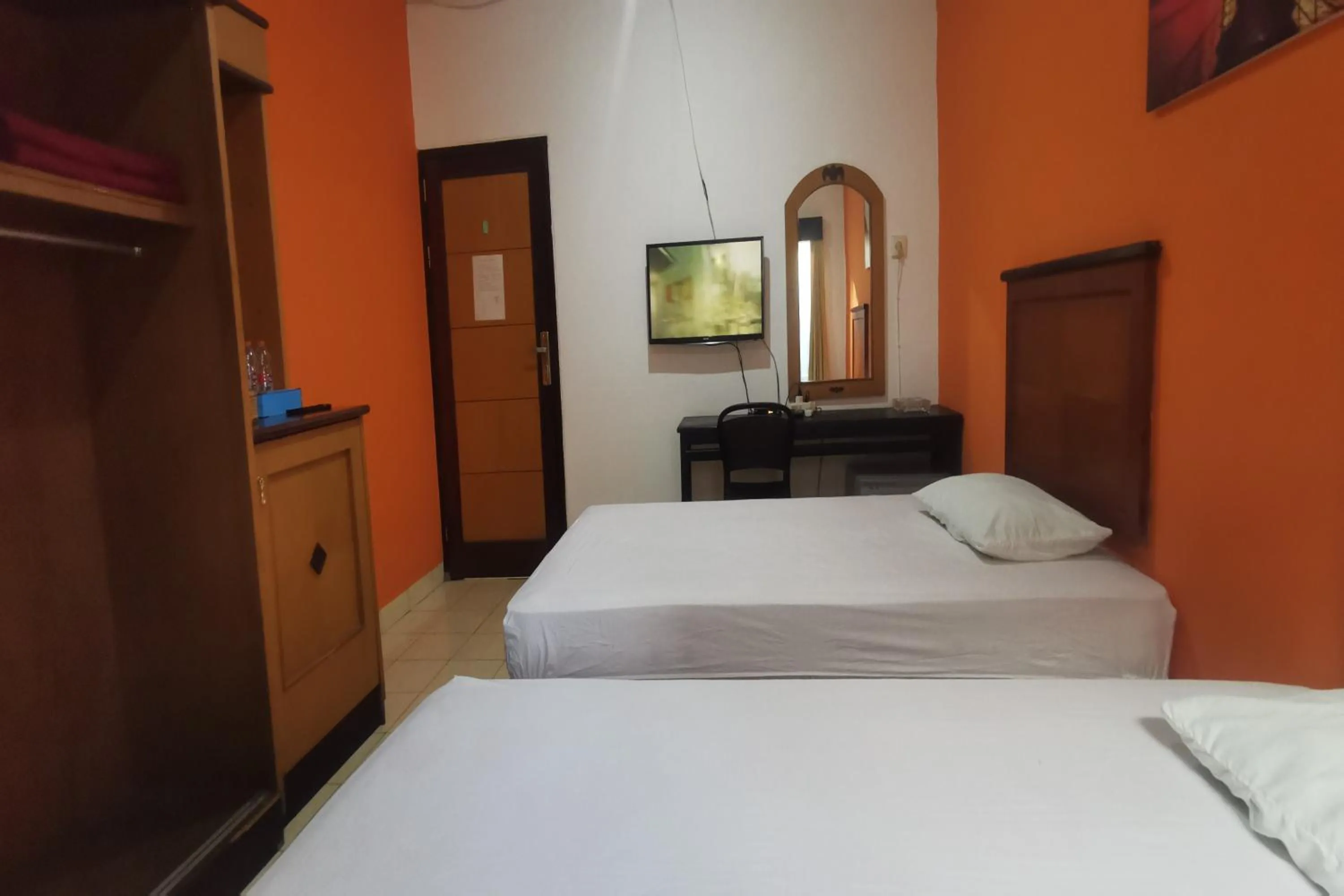 Bedroom, Bed in Hotel O Classic Guesthouse