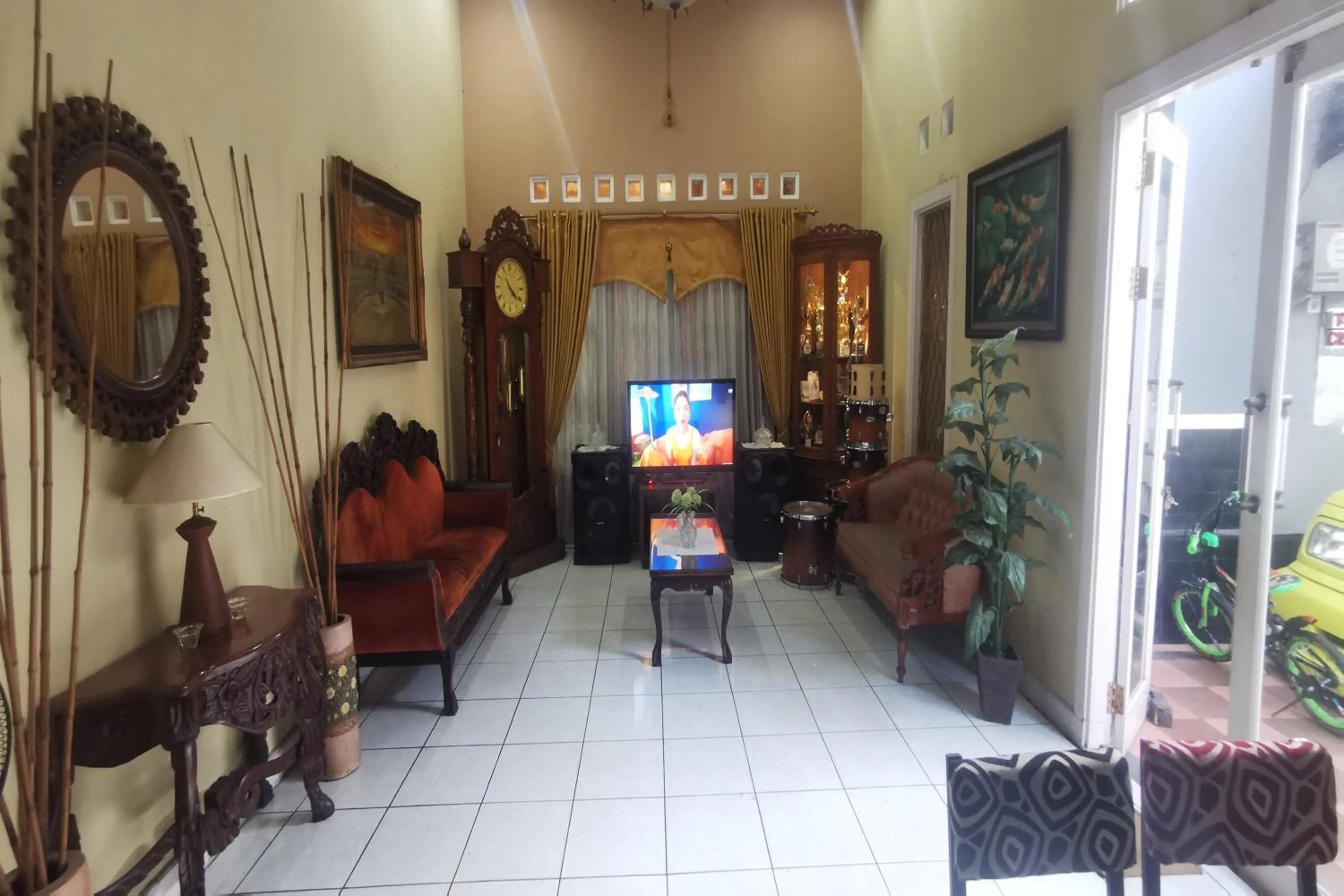 Lobby or reception in Hotel O Classic Guesthouse