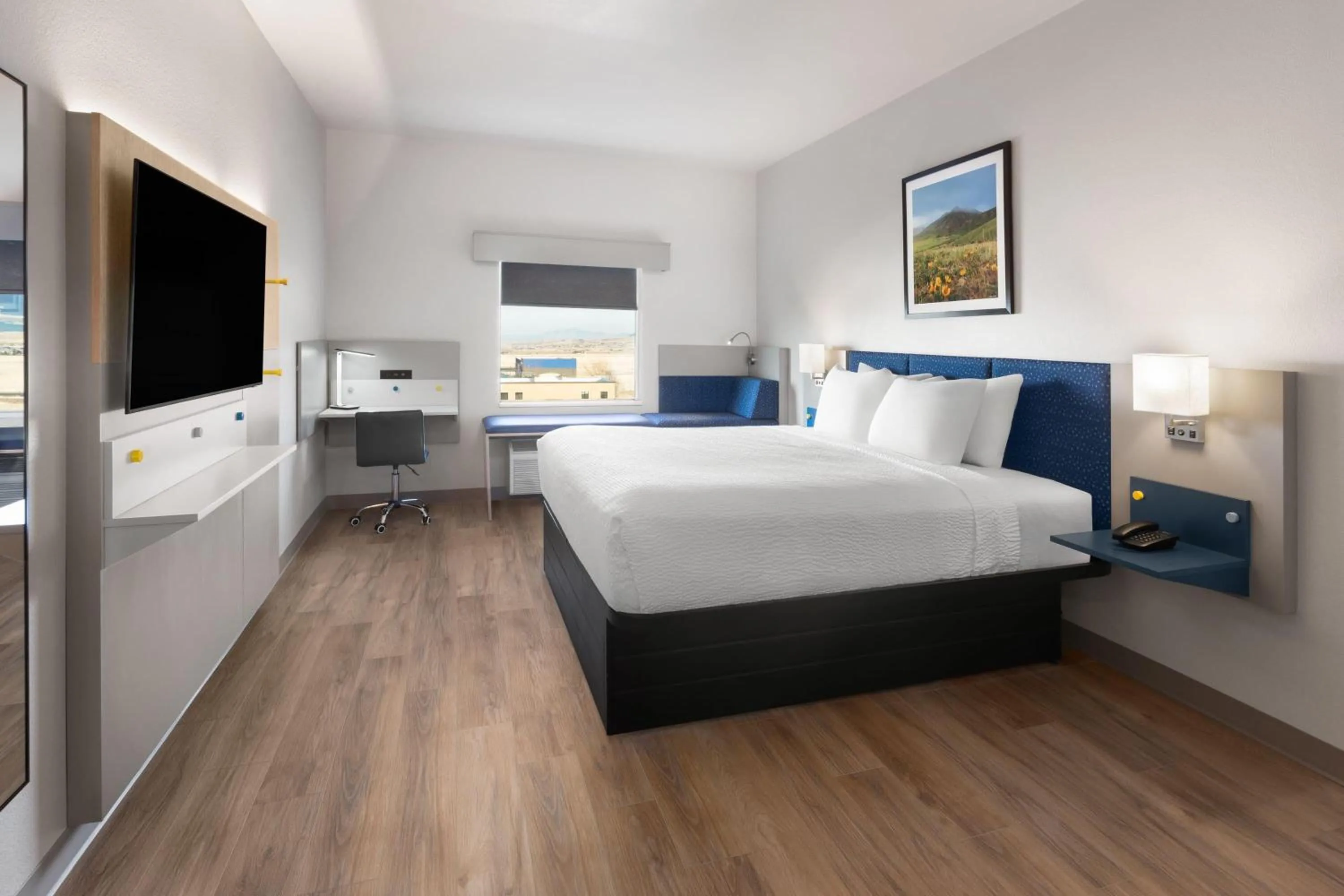 Photo of the whole room, Bed in Microtel Inn & Suites by Wyndham Tooele