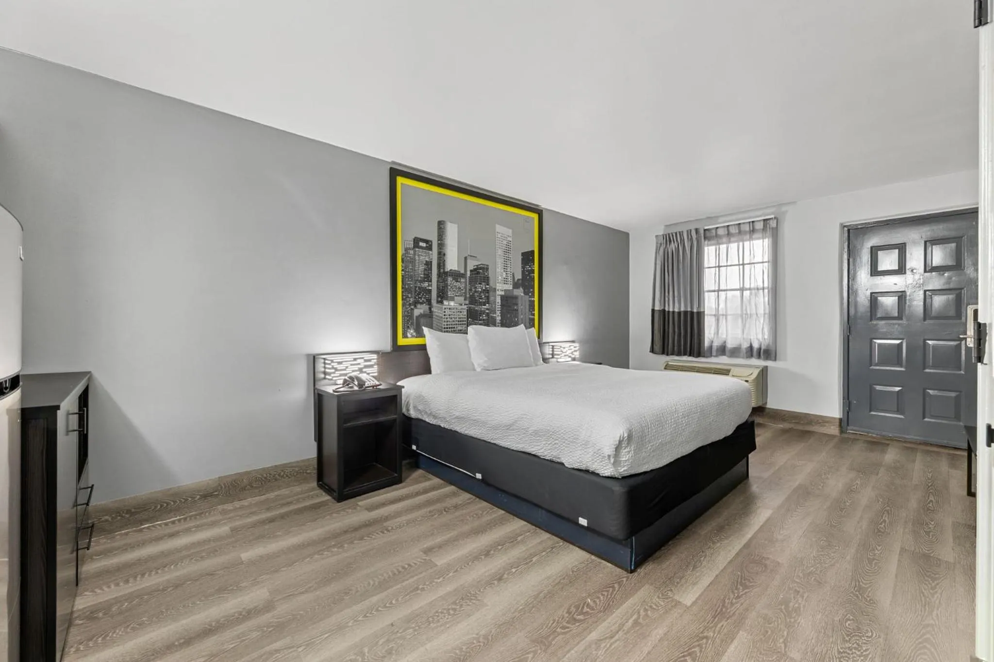 Bed in Super 8 by Wyndham Texas City