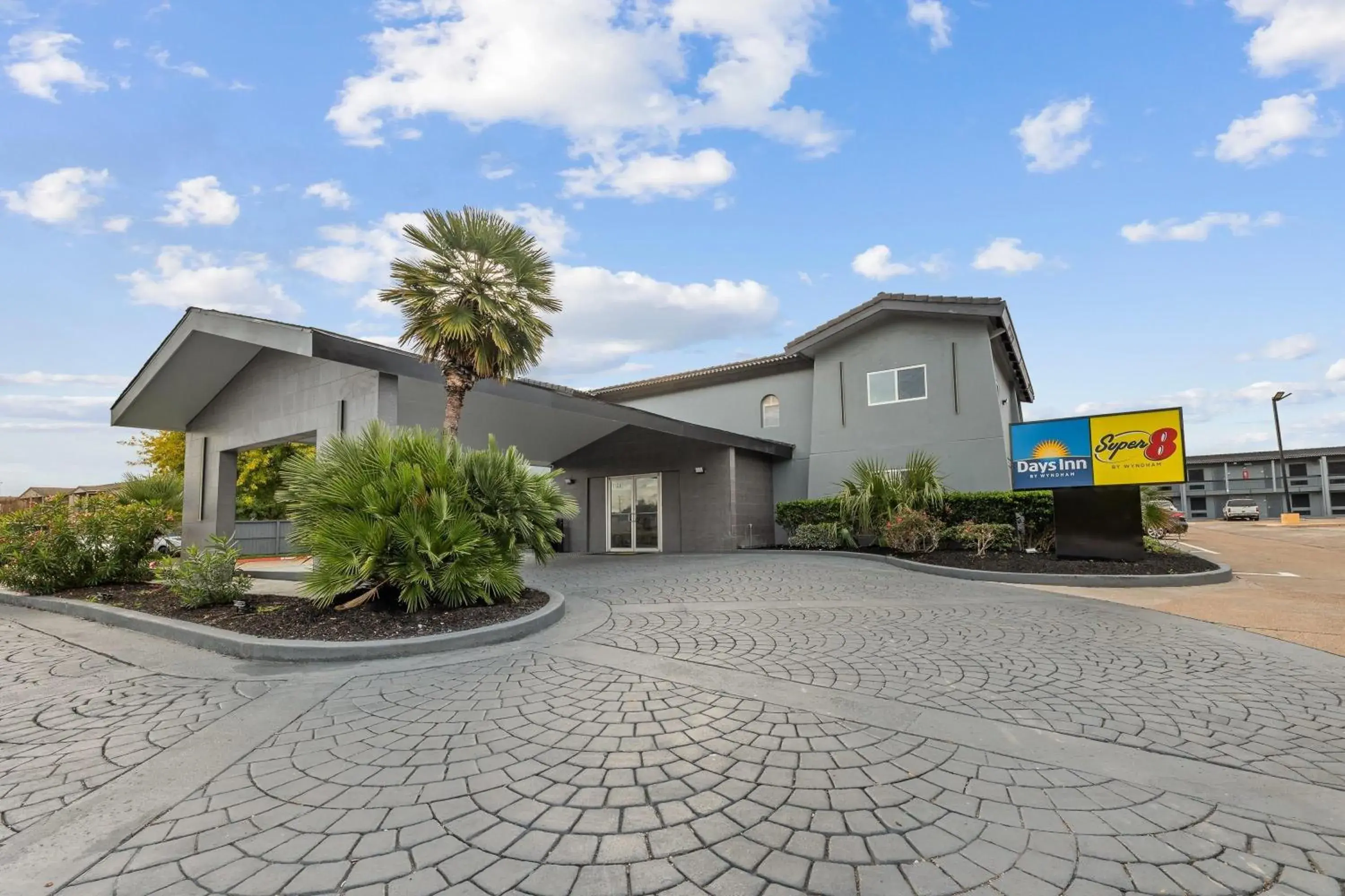 Property building in Super 8 by Wyndham Texas City - Galveston Area Property building in Super 8 by Wyndham Texas City - Galveston Area