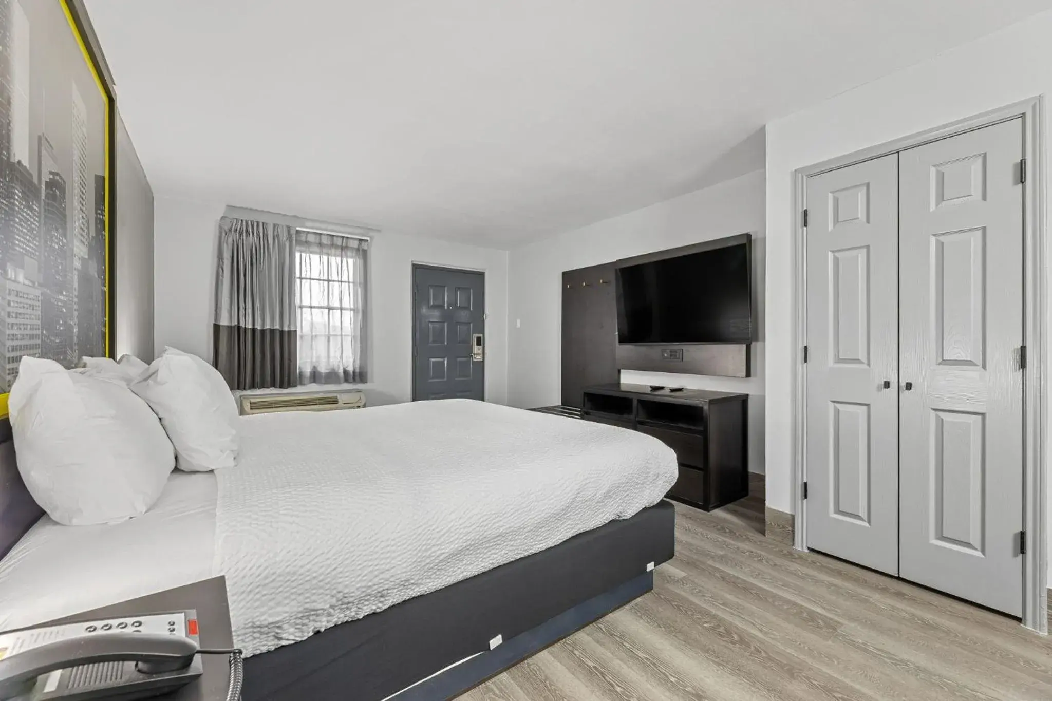 Bed in Super 8 by Wyndham Texas City Bed in Super 8 by Wyndham Texas City