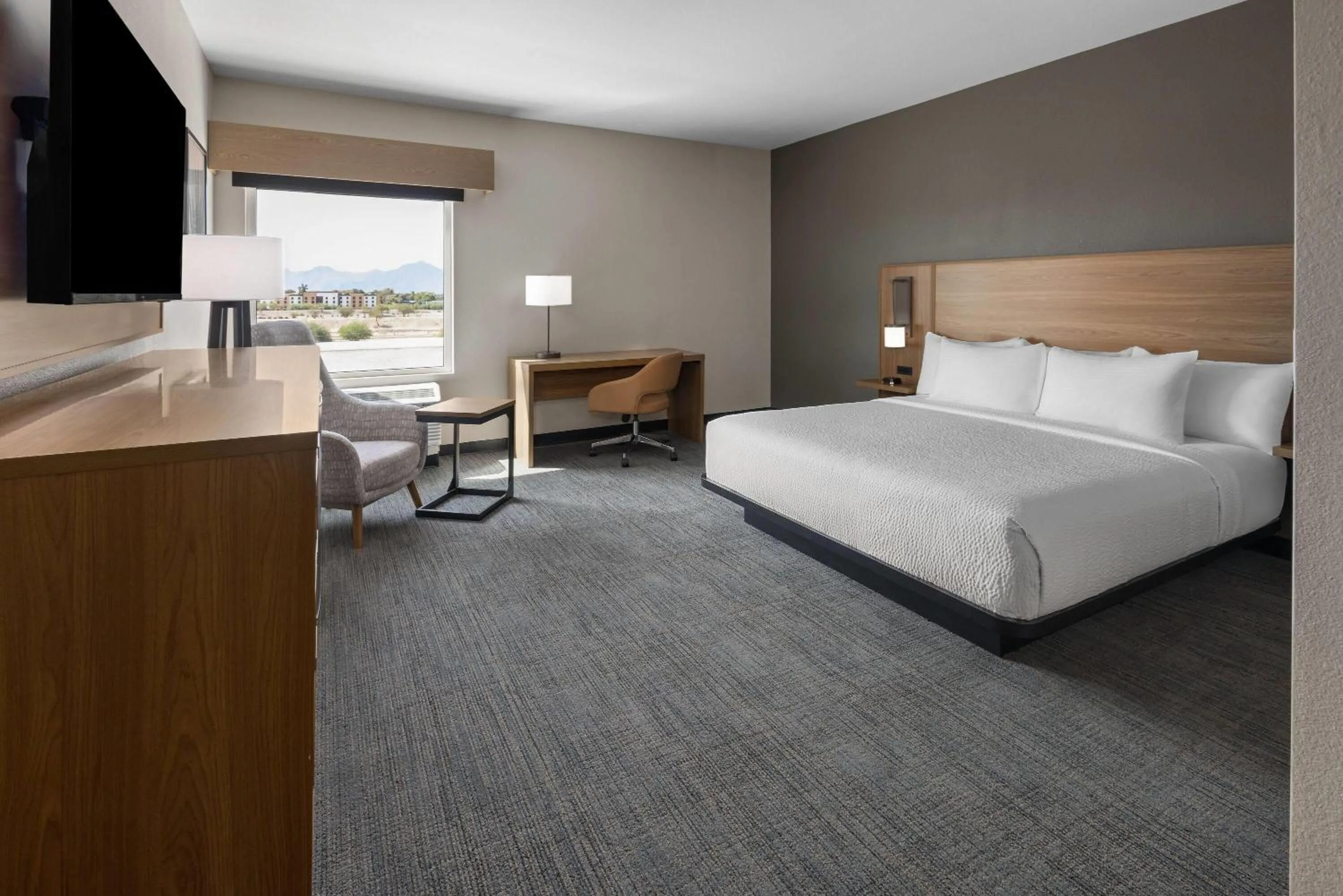 Photo of the whole room, Bed in La Quinta Inn & Suites by Wyndham Phoenix West Glendale