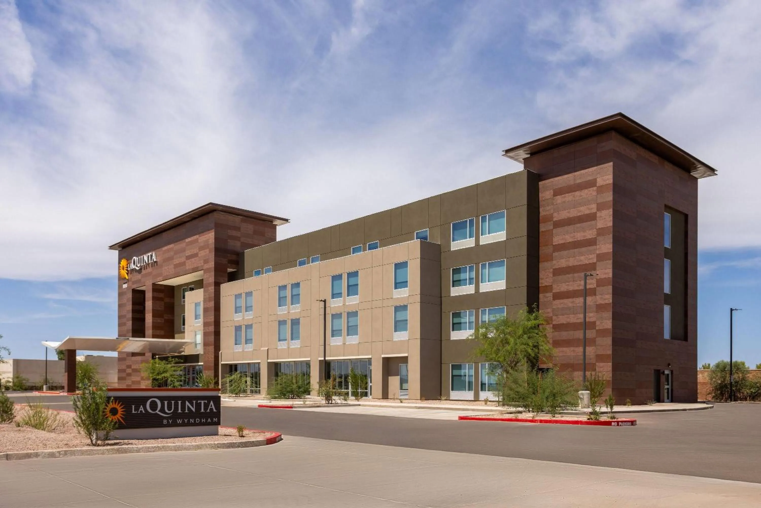 La Quinta Inn & Suites by Wyndham Phoenix West Glendale