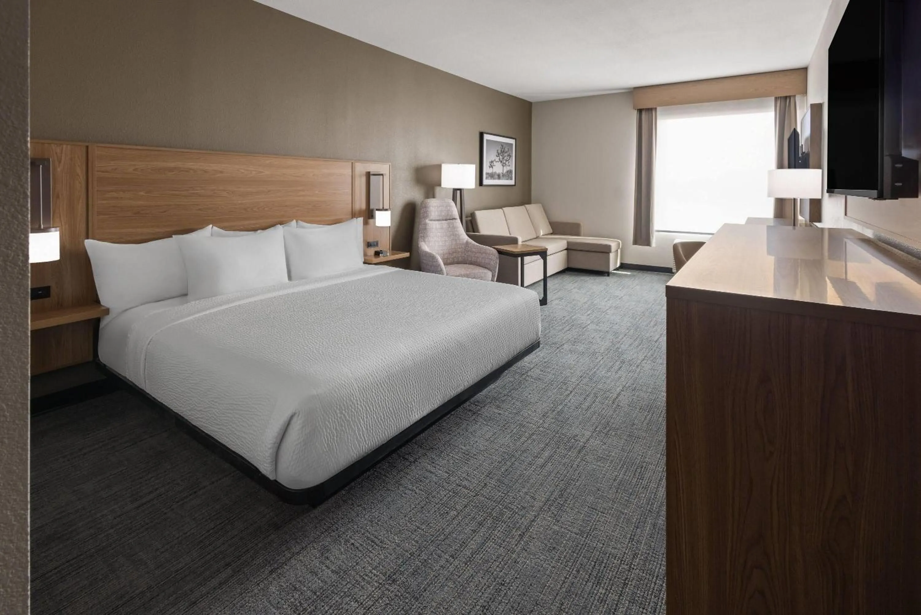 Photo of the whole room, Bed in La Quinta Inn & Suites by Wyndham Phoenix West Glendale