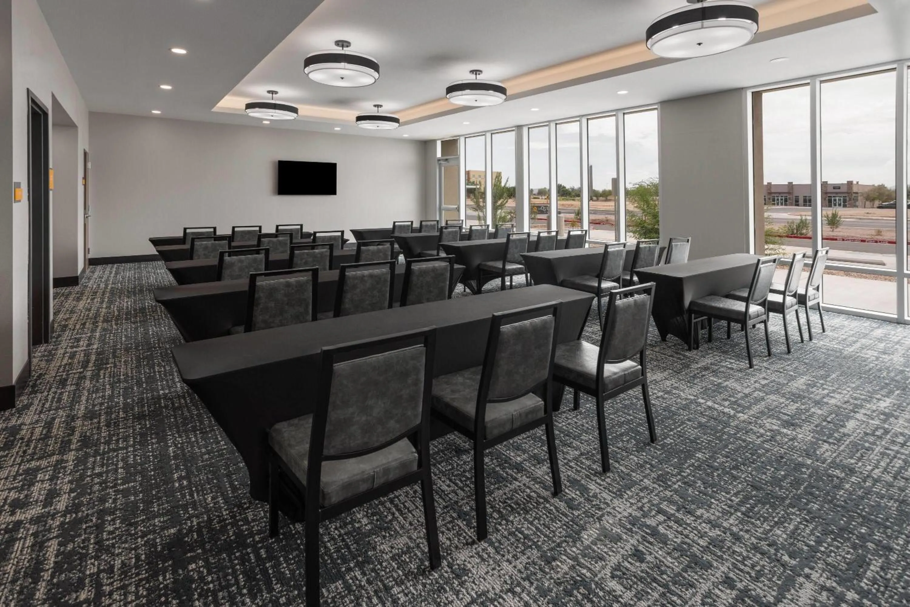 Meeting/conference room in La Quinta Inn & Suites by Wyndham Phoenix West Glendale