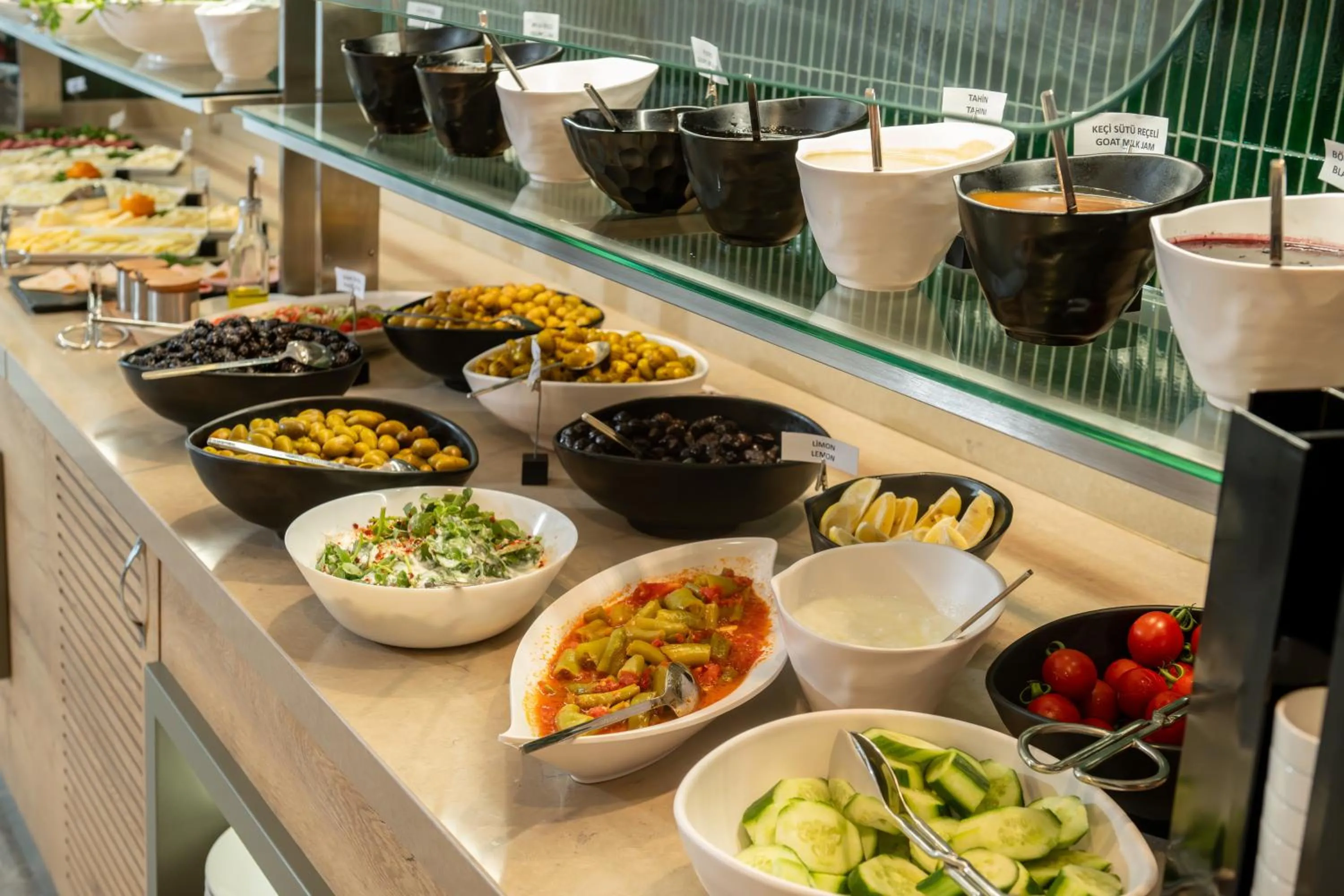 Restaurant/places to eat in Alves Hotel