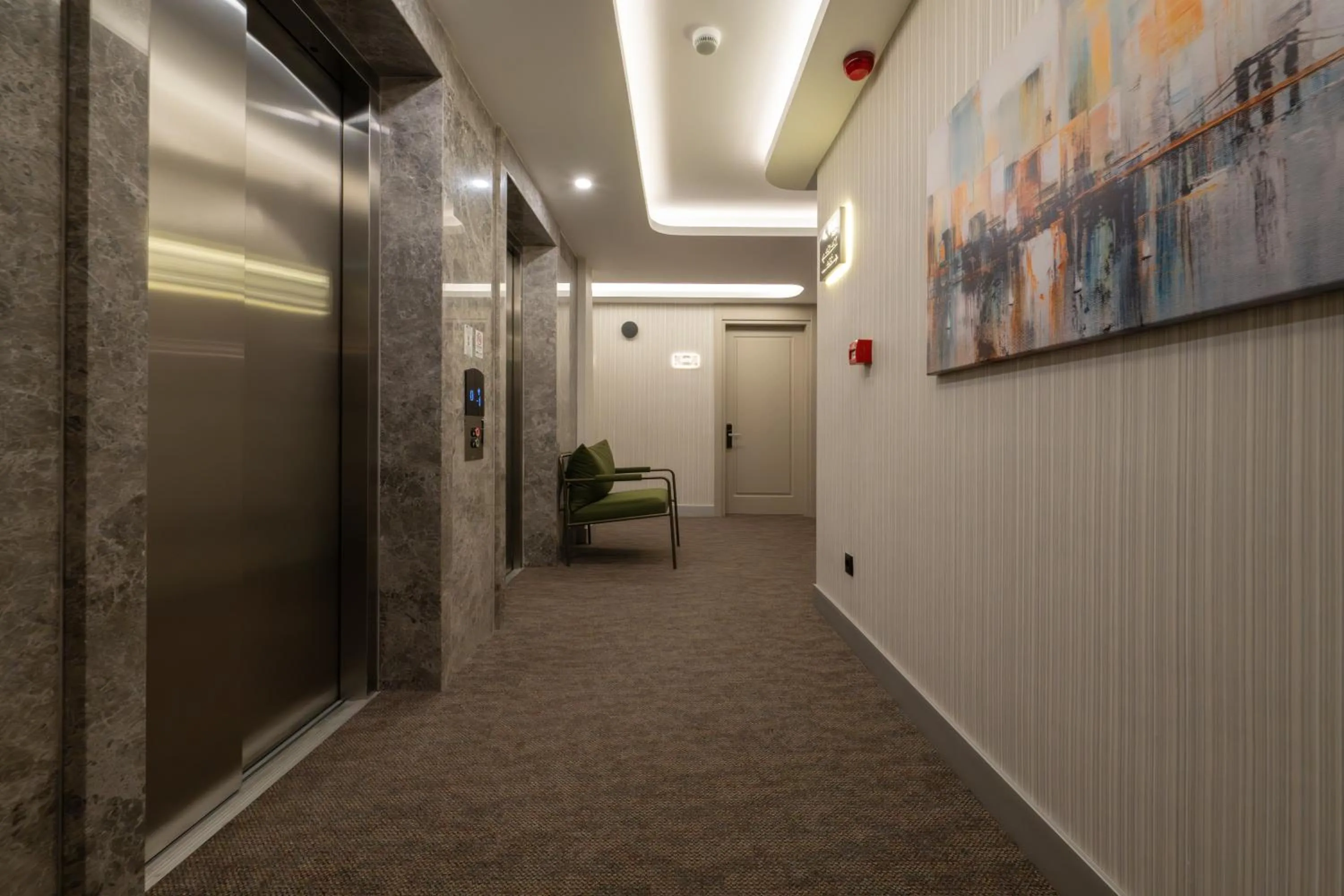 elevator in Alves Hotel