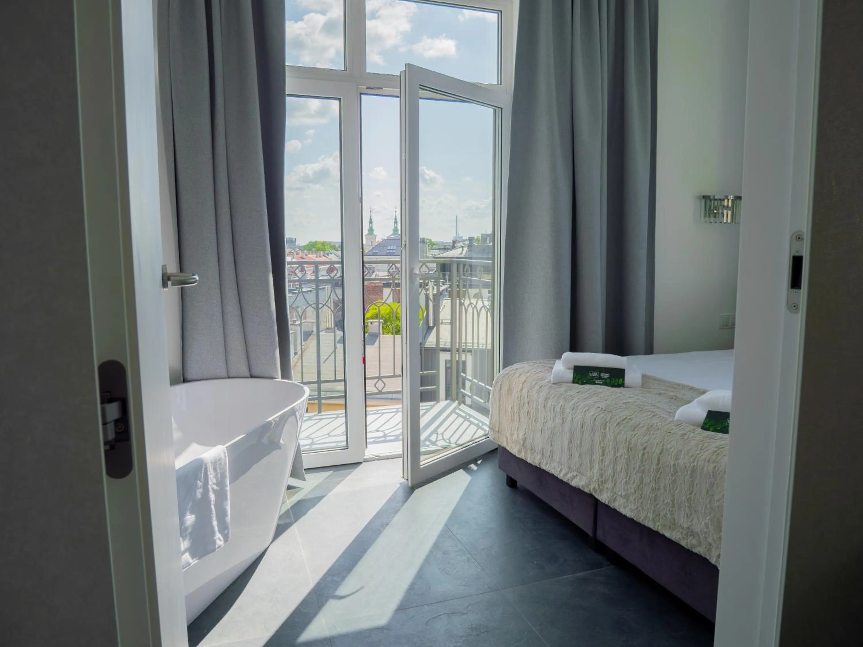 Balcony/Terrace, Bed in Długa 17 Residence