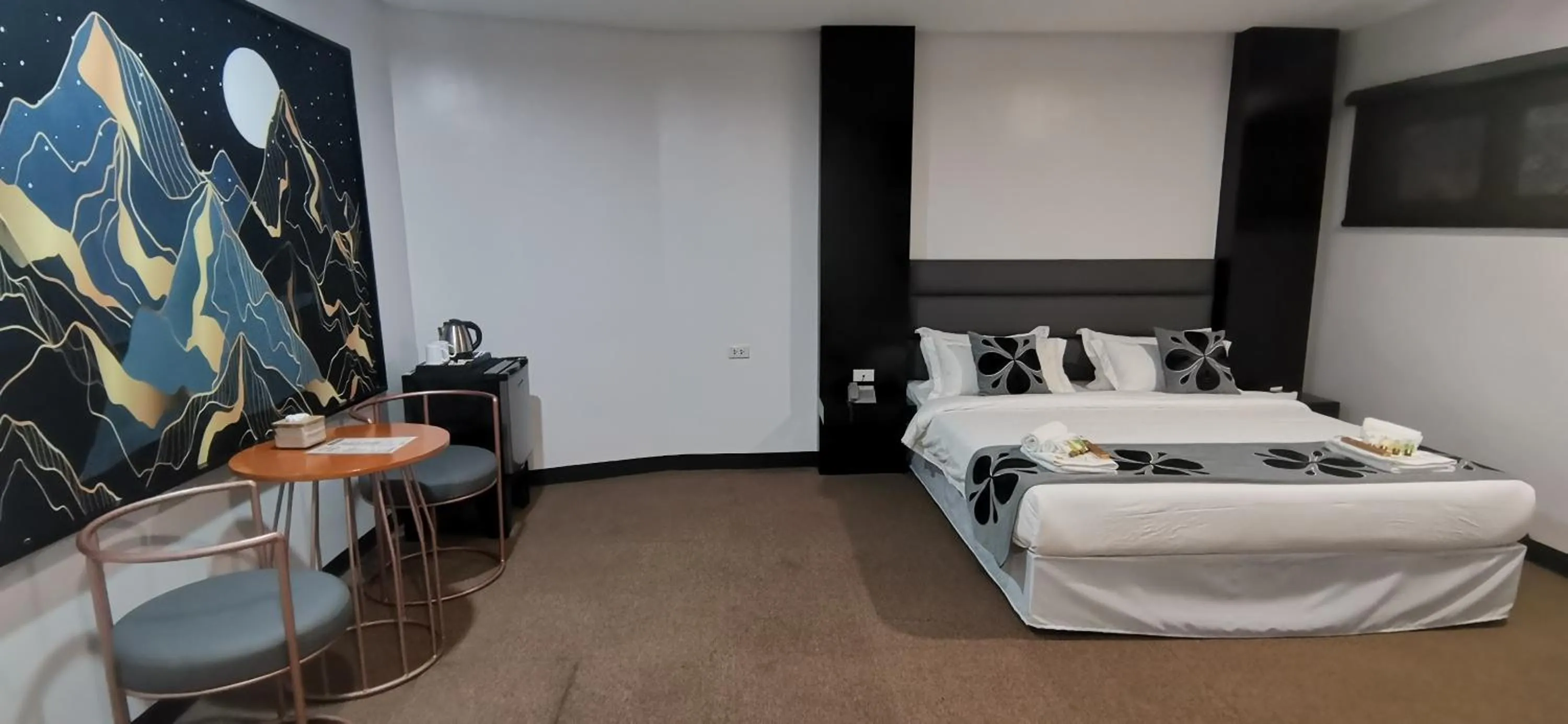 Bedroom, Bed in Dancenter Boss Hotel Near Clark International Airport