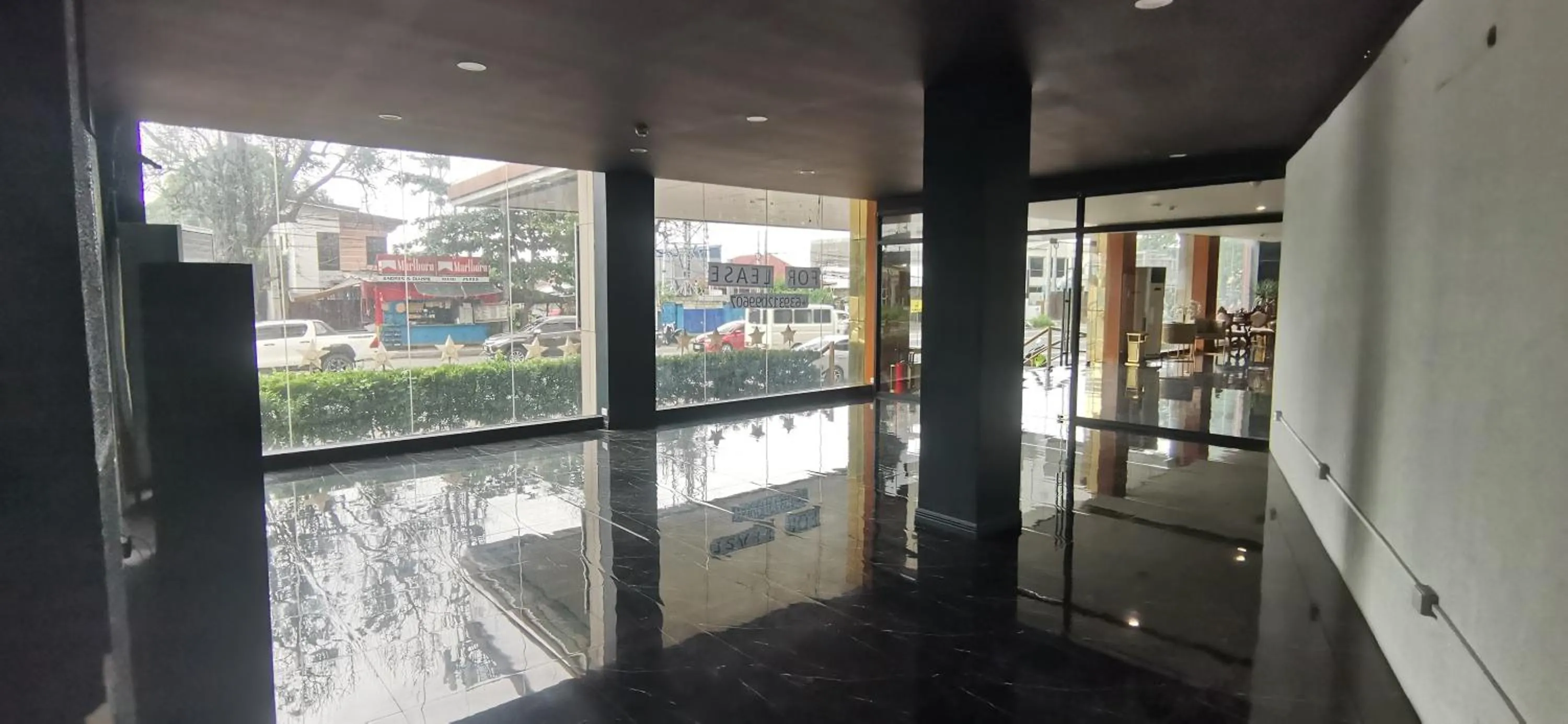 Lobby or reception in Dancenter Boss Hotel Near Clark International Airport