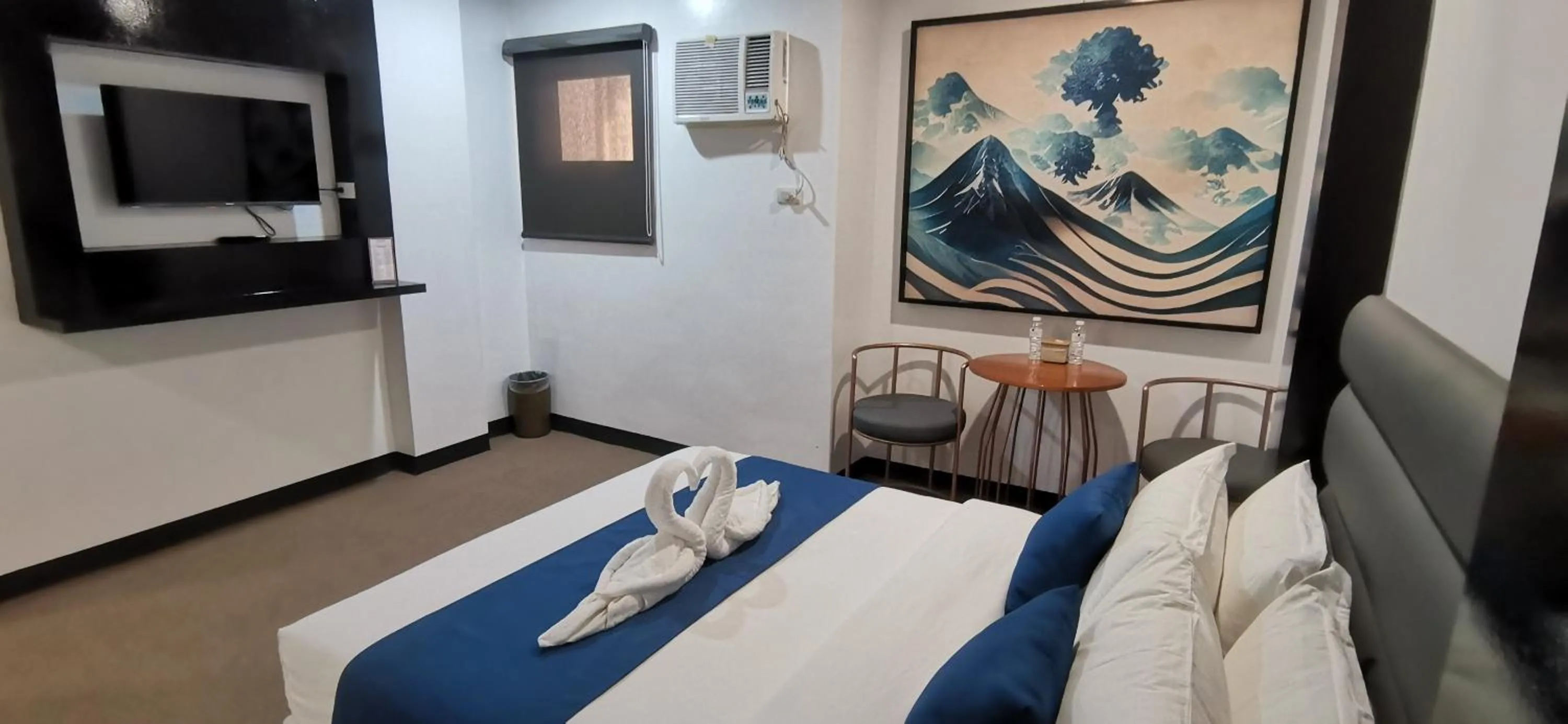 Bedroom, Bed in Dancenter Boss Hotel Near Clark International Airport