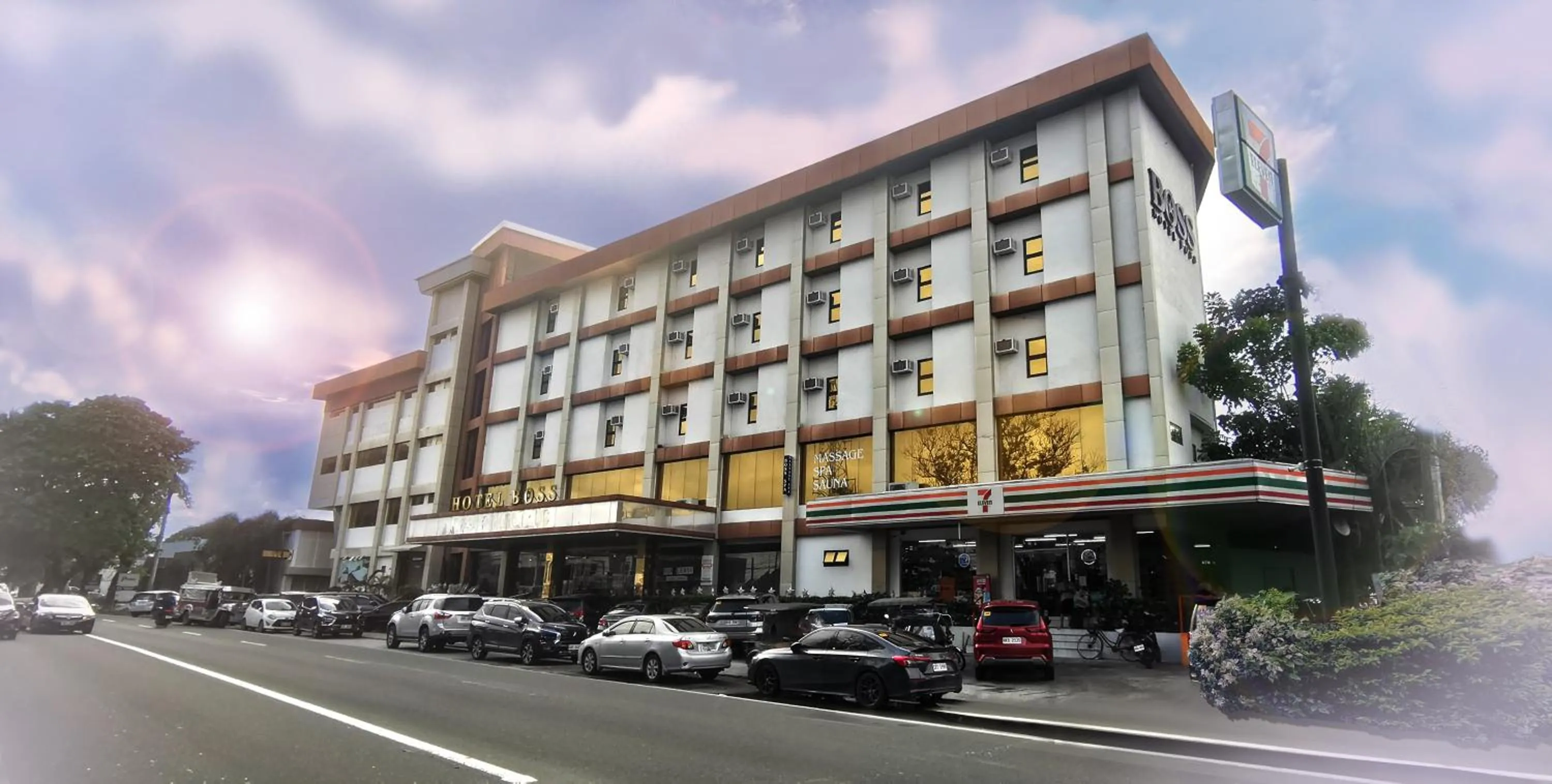 Facade/entrance in Dancenter Boss Hotel Near Clark International Airport