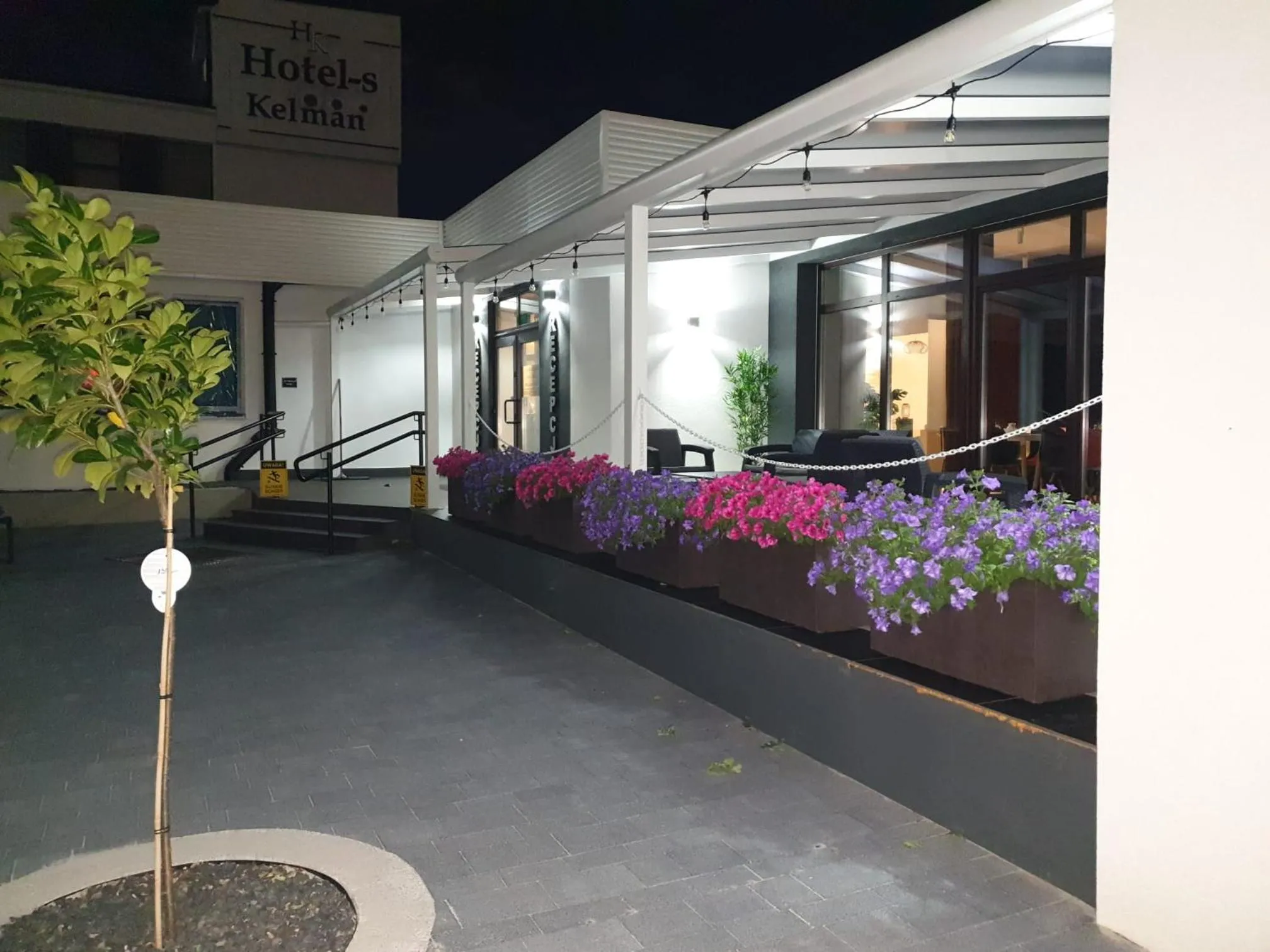 Property building in Kelman Inn Global Nowa Sól