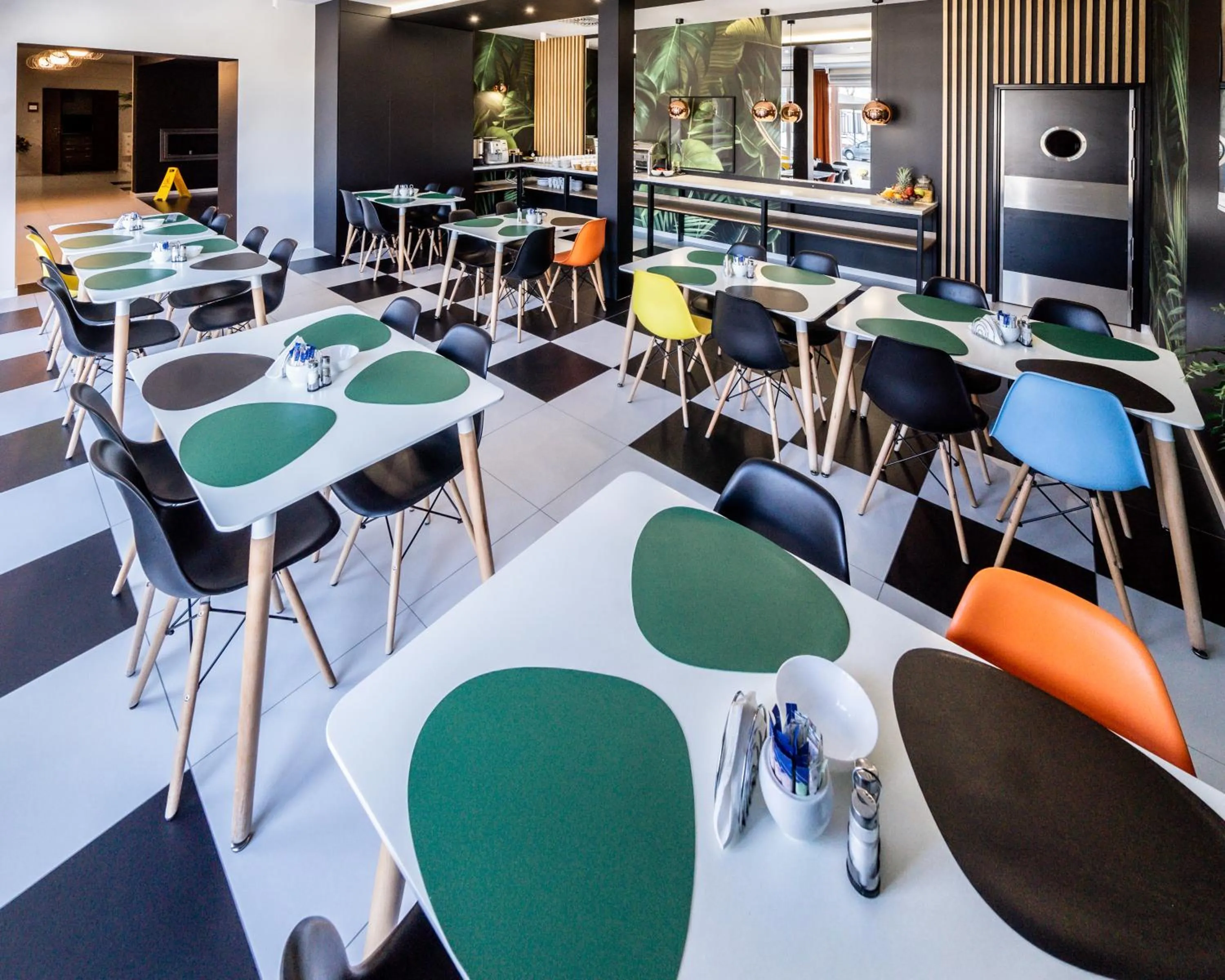 Restaurant/places to eat in Kelman Inn Global Nowa Sól