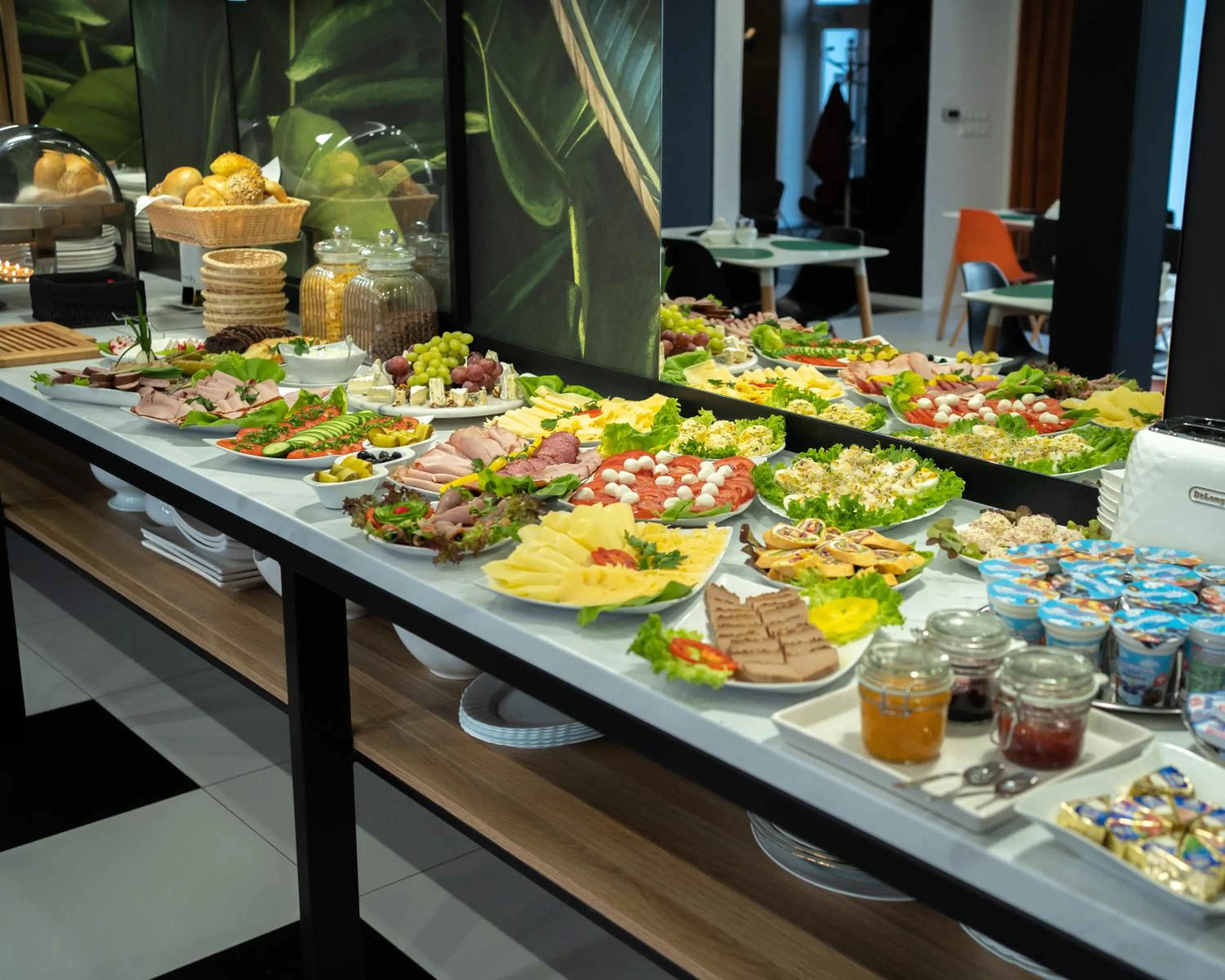 Breakfast in Kelman Inn Global Nowa Sól