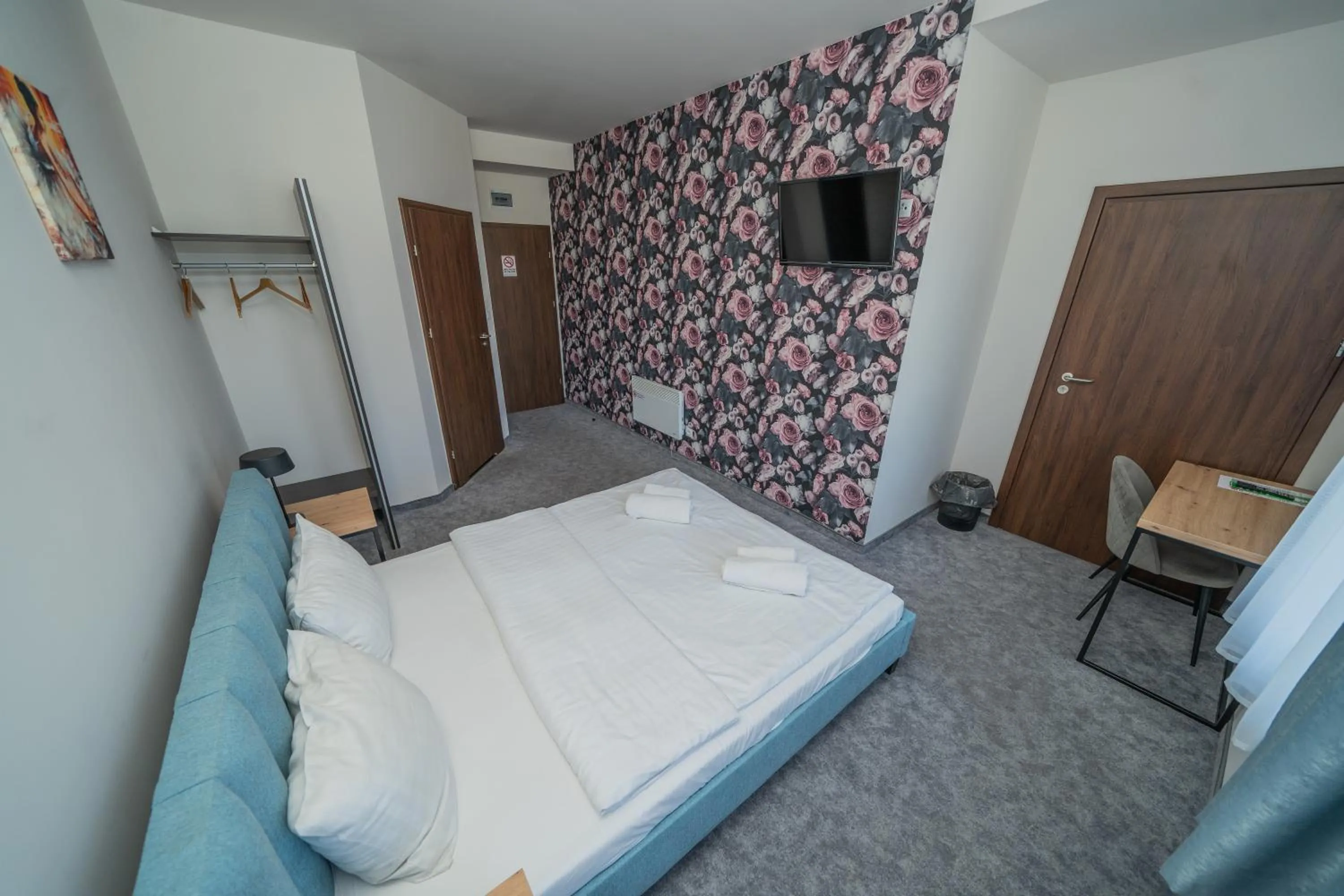Photo of the whole room, Bed in Kelman Inn Global Nowa Sól