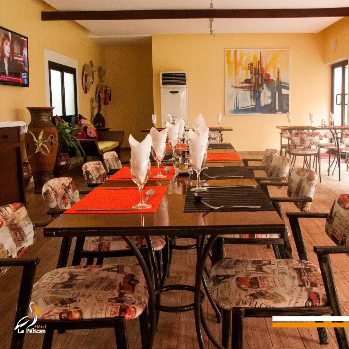 Restaurant/places to eat in Hotel le Pelican