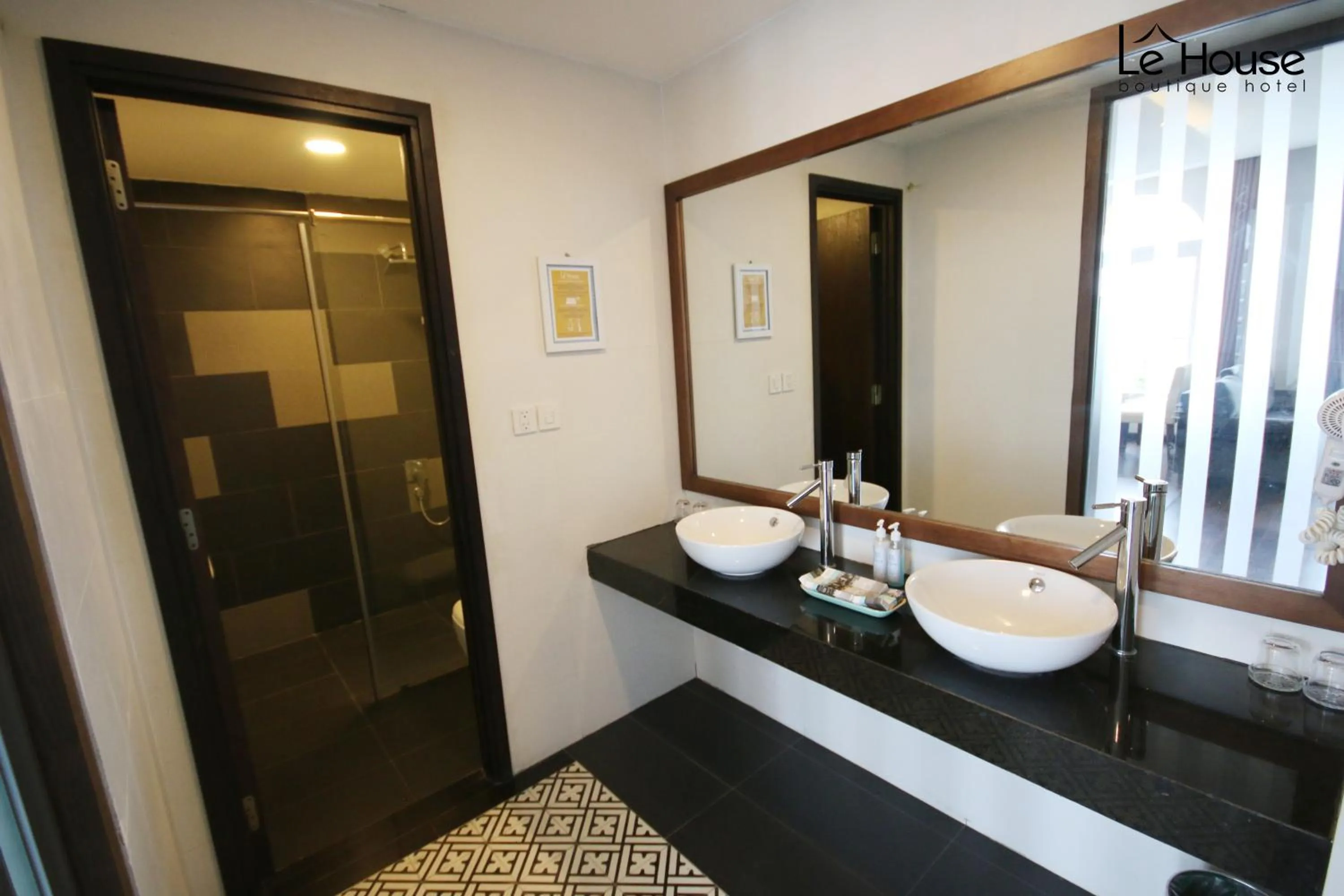 Toilet in Le House Boutique Hotel - 100m to the beach