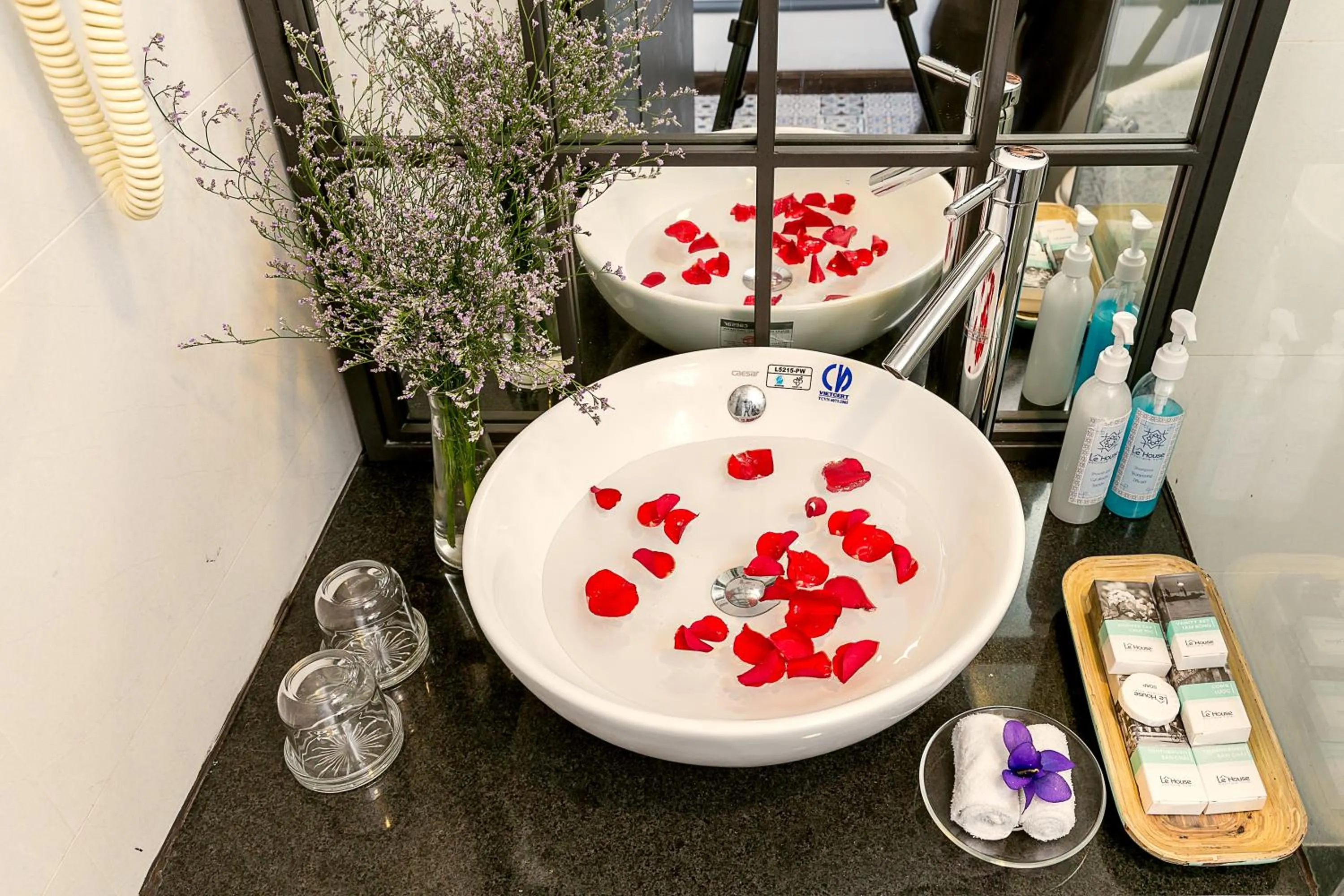 Bathroom in Le House Boutique Hotel - 100m to the beach
