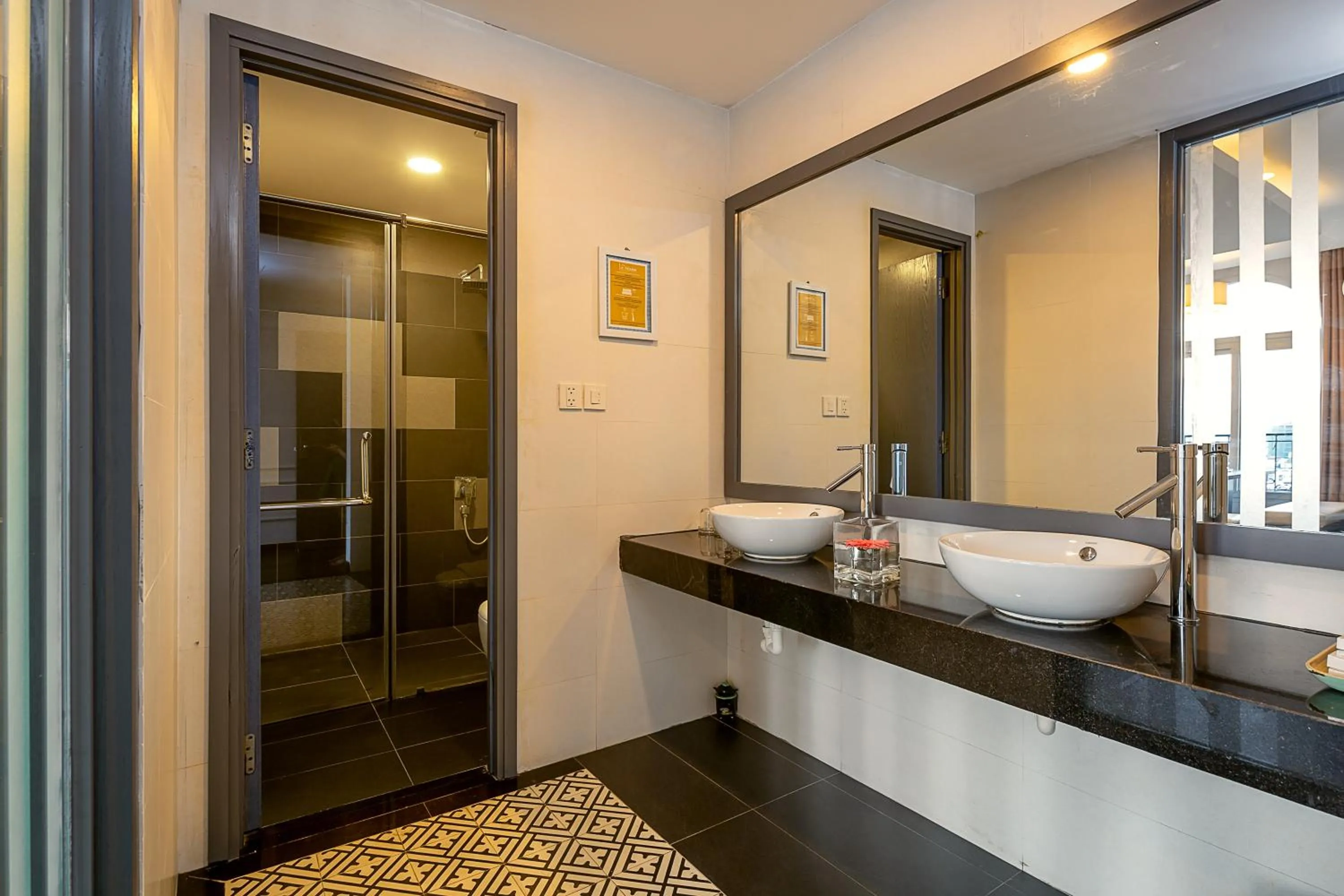 Bathroom in Le House Boutique Hotel - 100m to the beach