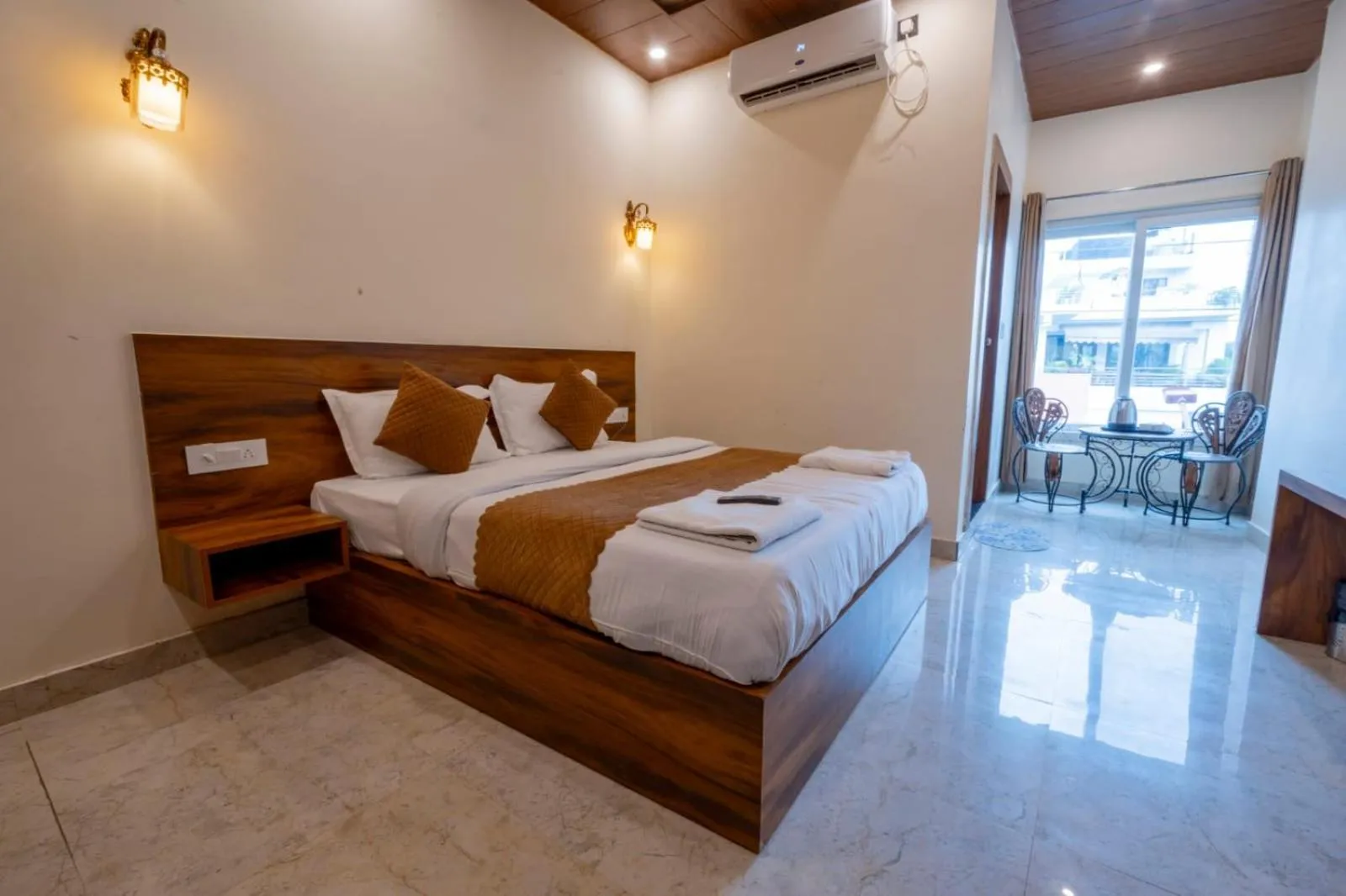 Bed in Hotel Relax Inn Ganga Rishikesh