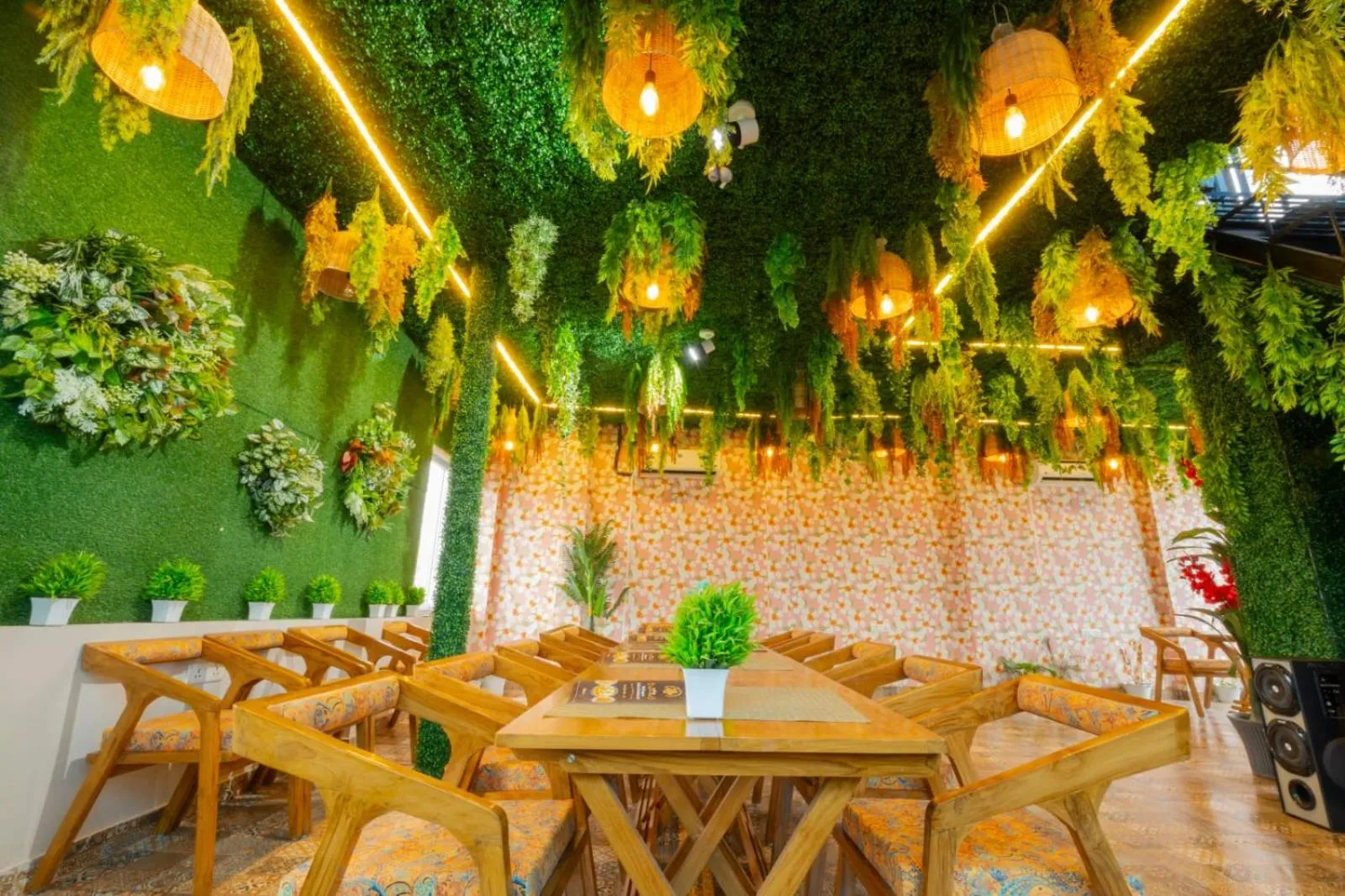 Restaurant/places to eat in Hotel Relax Inn Ganga Rishikesh