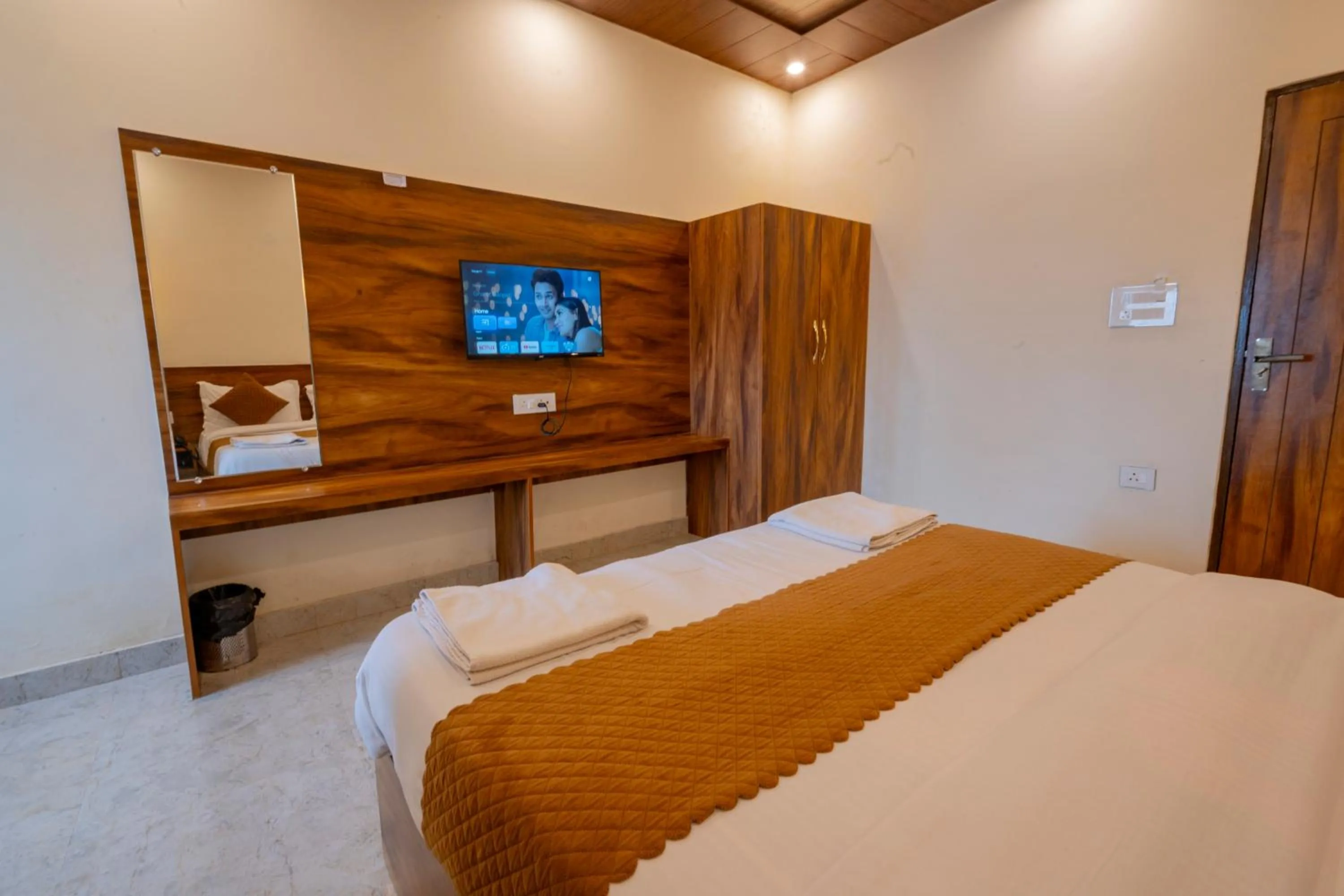 Bed in Hotel Relax Inn Ganga Rishikesh
