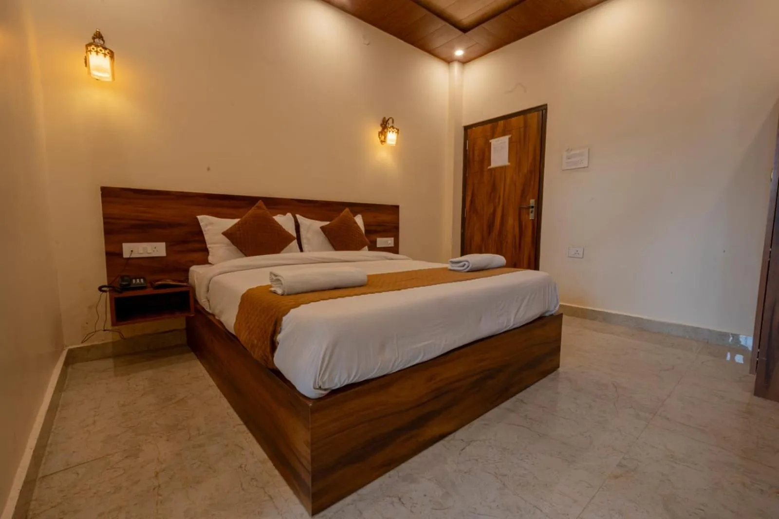 Bed in Hotel Relax Inn Ganga Rishikesh
