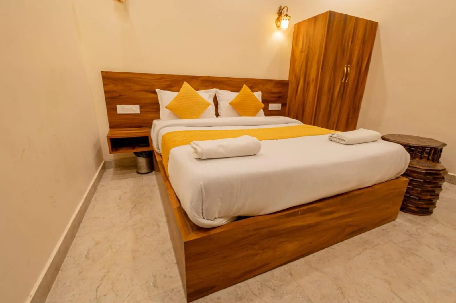 Bed in Hotel Relax Inn Ganga Rishikesh