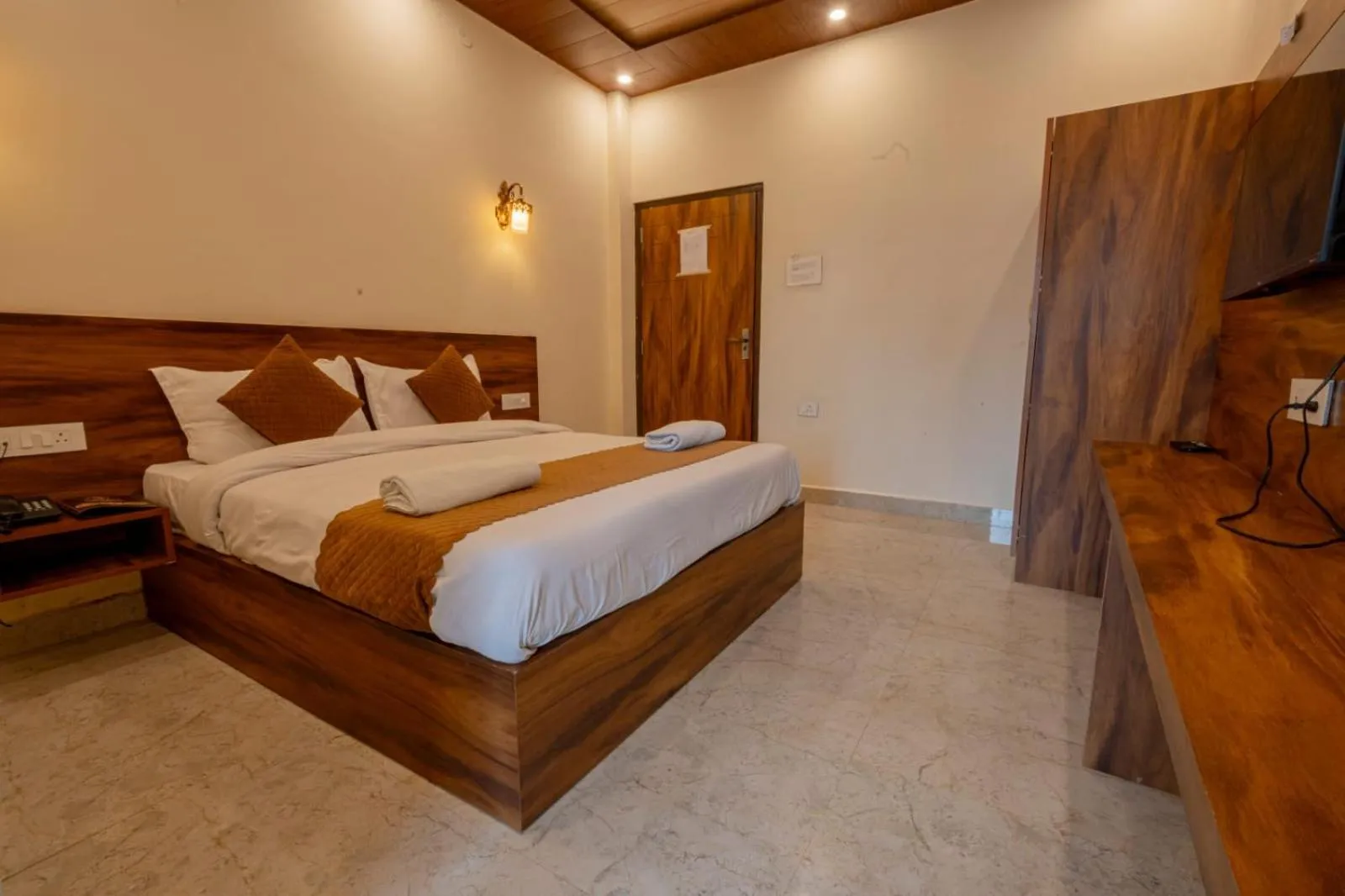 Bed in Hotel Relax Inn Ganga Rishikesh